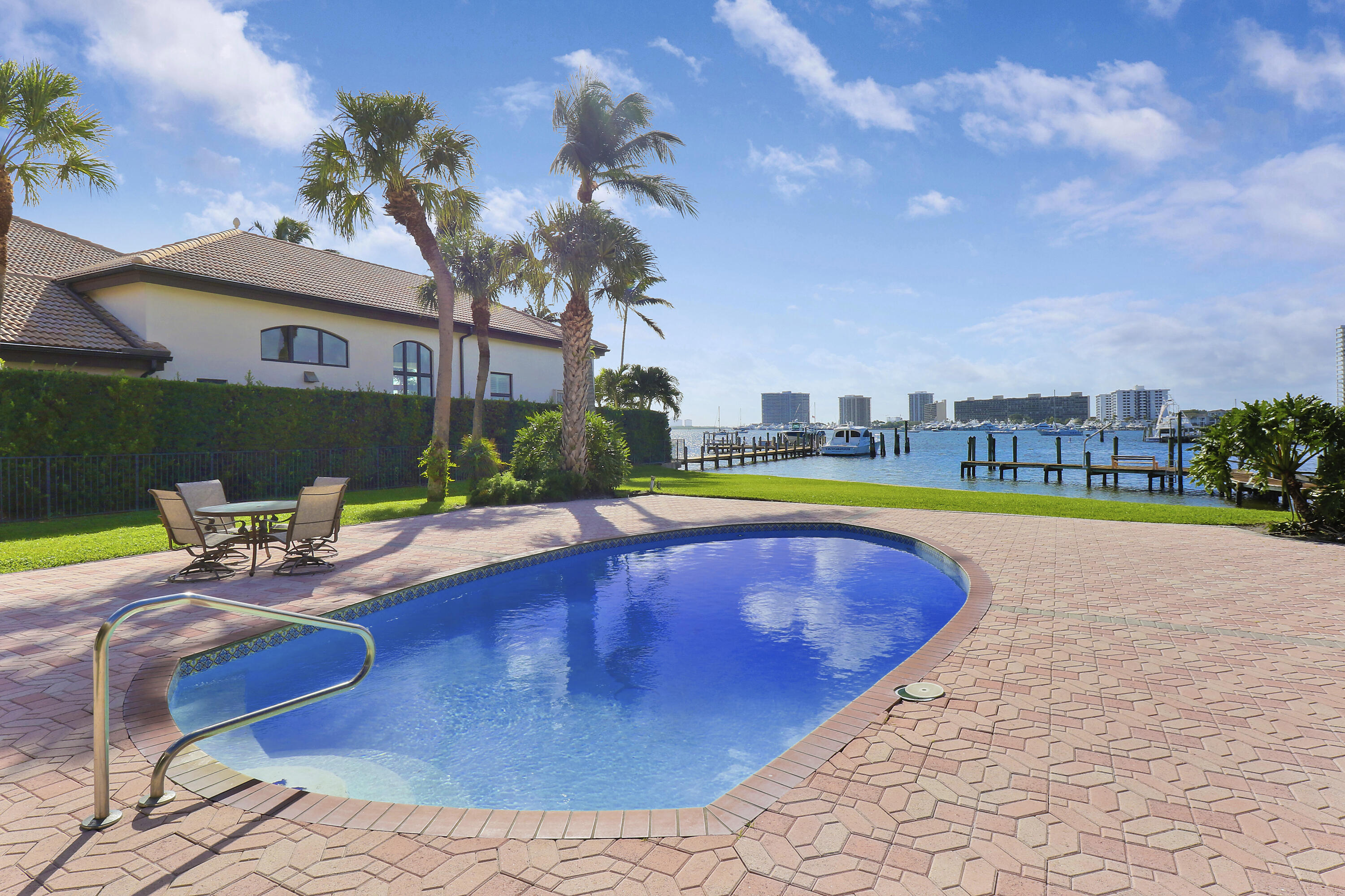 SEMINOLE BEACH - Residential