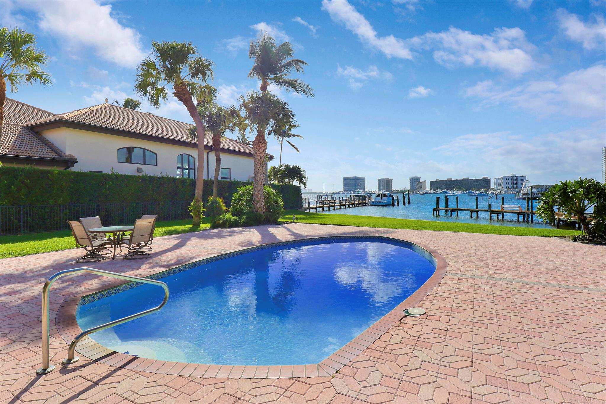 SEMINOLE BEACH - Residential