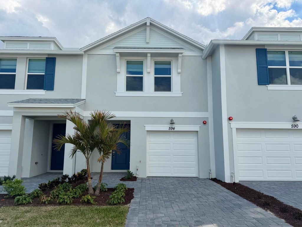 Photo of 594 Salisbury Circle, Fort Pierce, FL 34982 (MLS # R11162389)