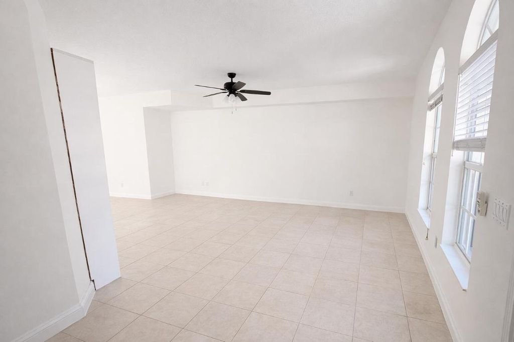Photo of 181 Waterford Drive, Jupiter, FL 33458 (MLS # R11153314)
