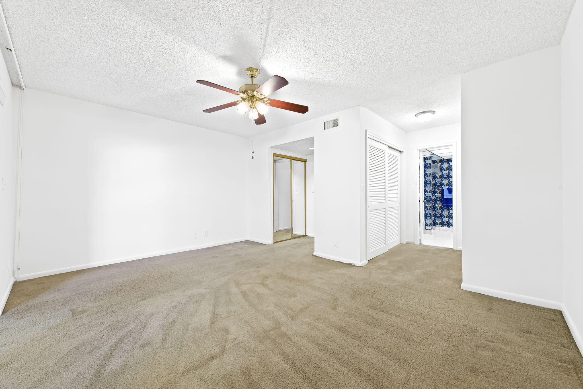 COURTS OF INVERRARY PHASE I - Residential