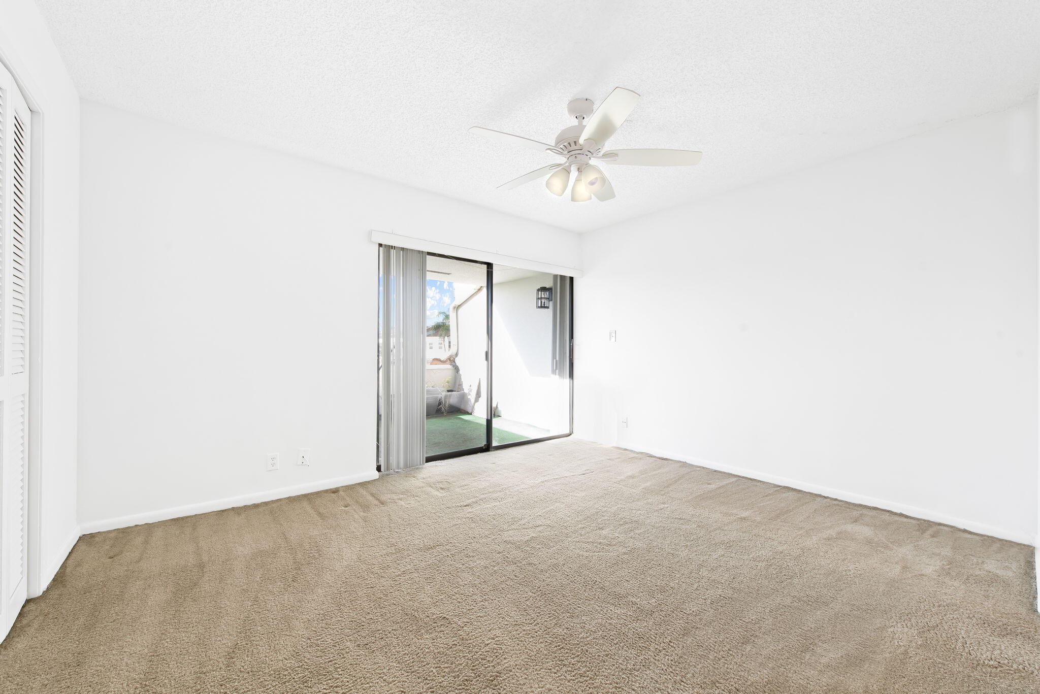 COURTS OF INVERRARY PHASE I - Residential