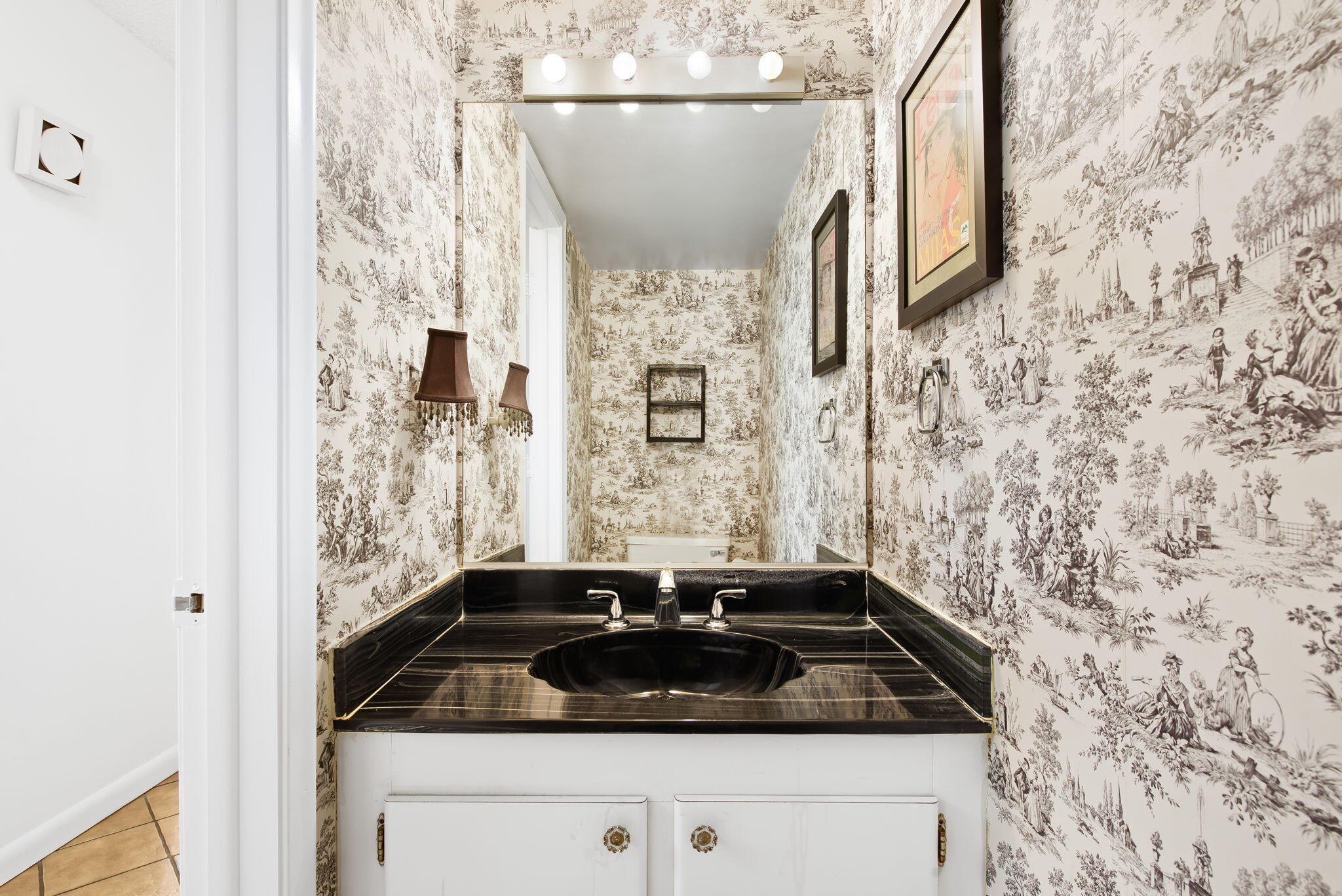 COURTS OF INVERRARY PHASE I - Residential