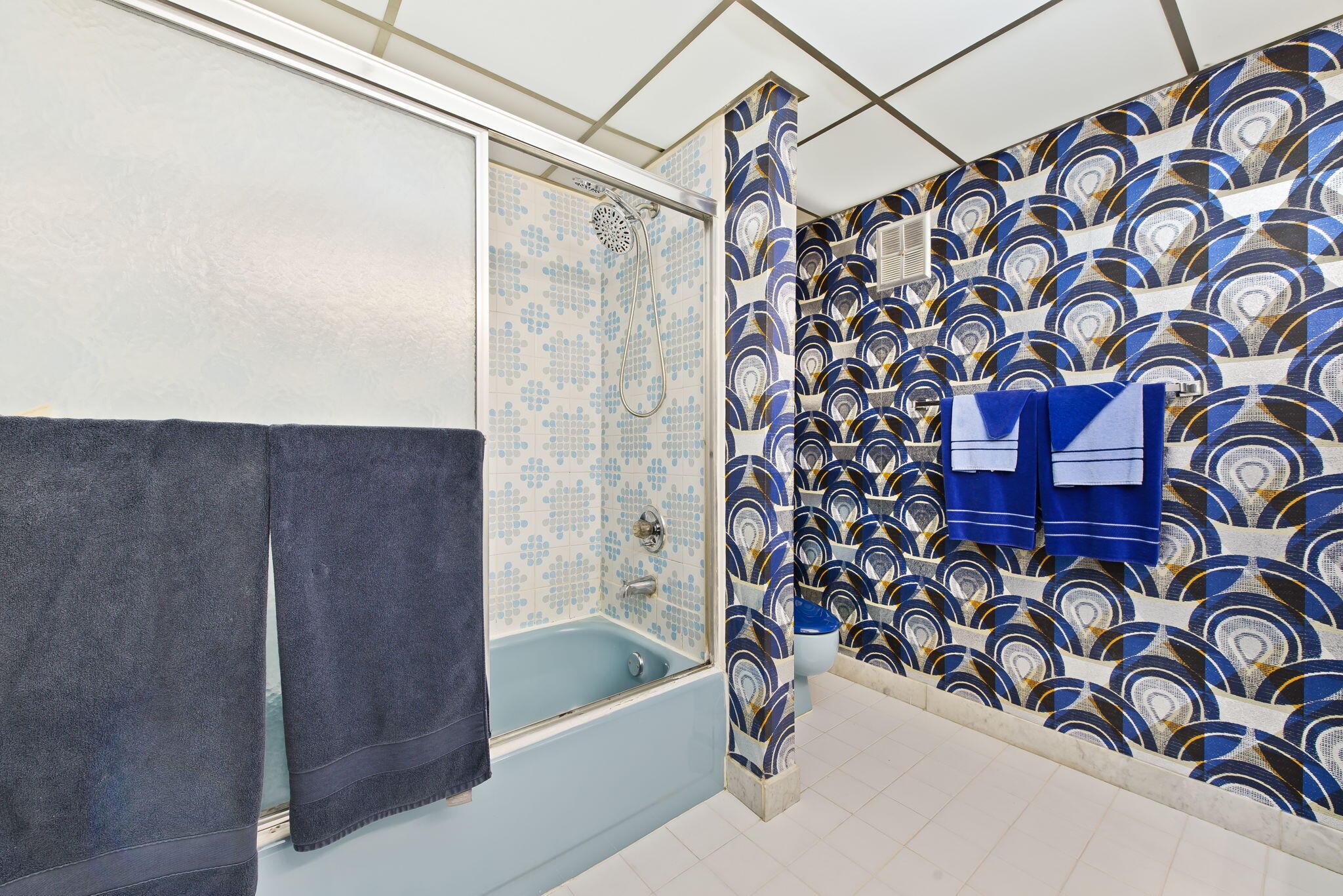 COURTS OF INVERRARY PHASE I - Residential