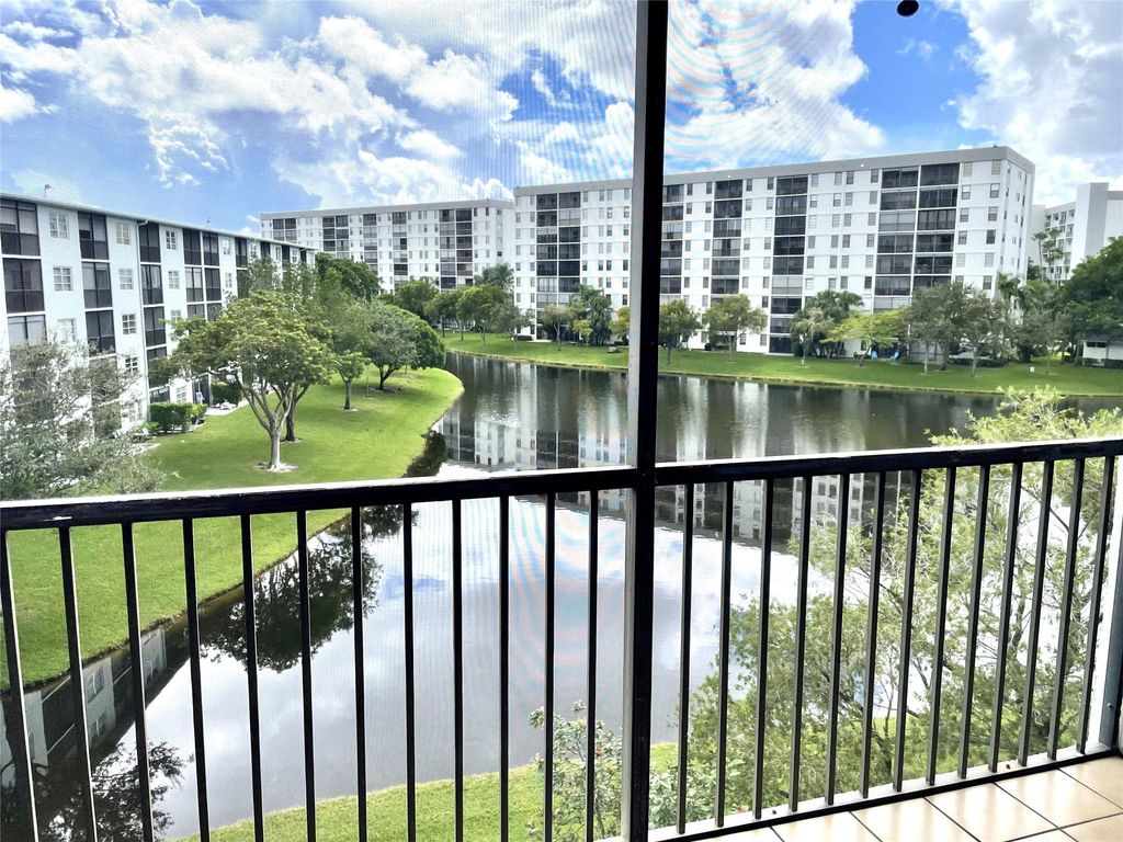 Photo of 2228 N Cypress Bend Dr #403, Pompano Beach, FL 33069 (MLS # F10398331)