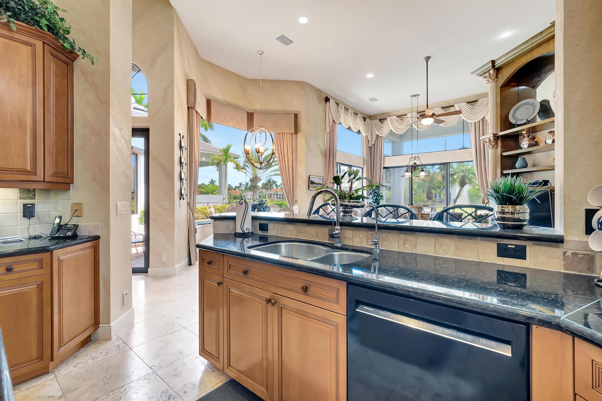 LANDINGS AT WOODFIELD COU - Residential