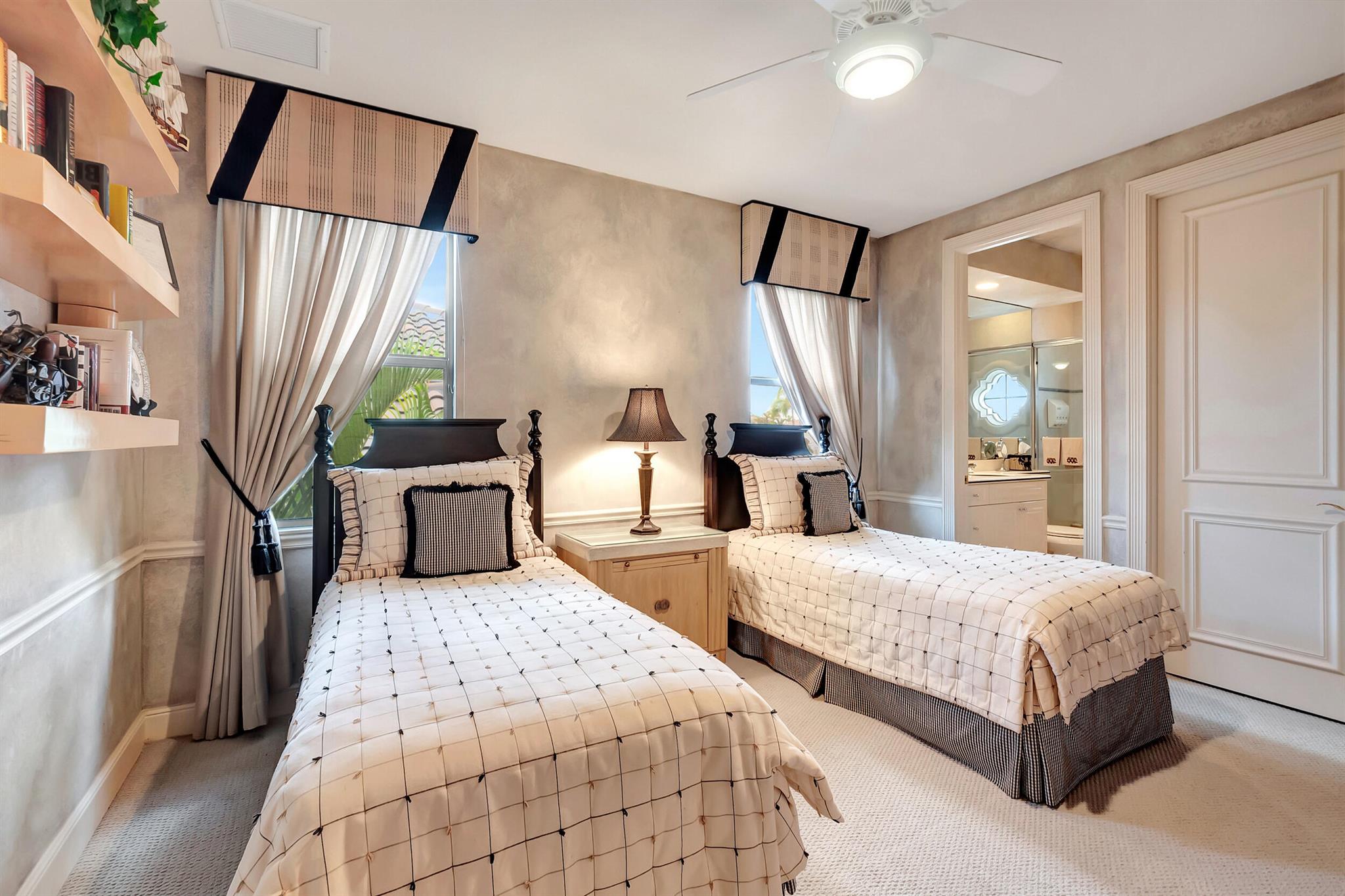 LANDINGS AT WOODFIELD COU - Residential