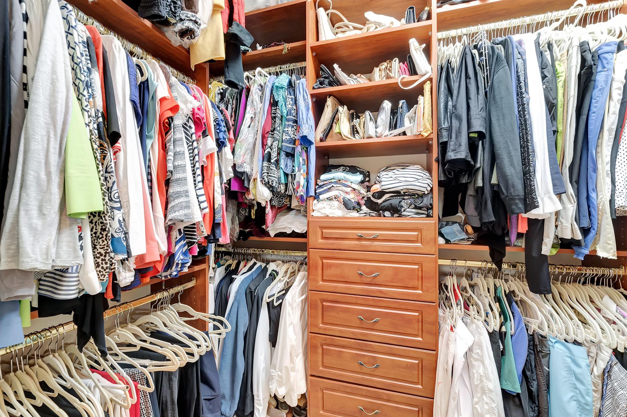 LANDINGS AT WOODFIELD COU - Residential