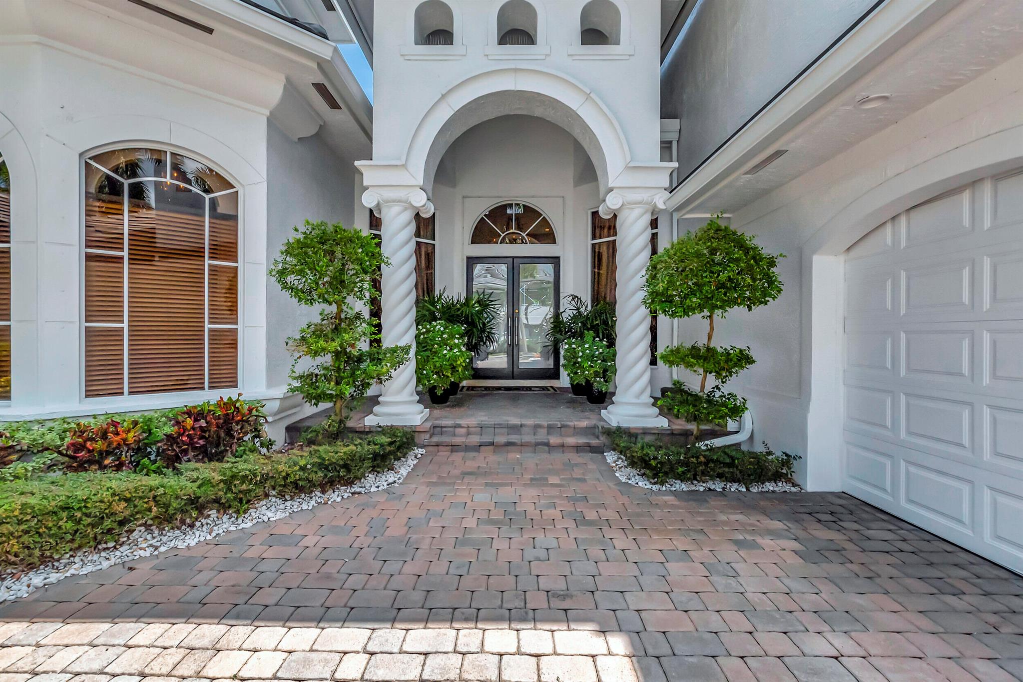 LANDINGS AT WOODFIELD COU - Residential