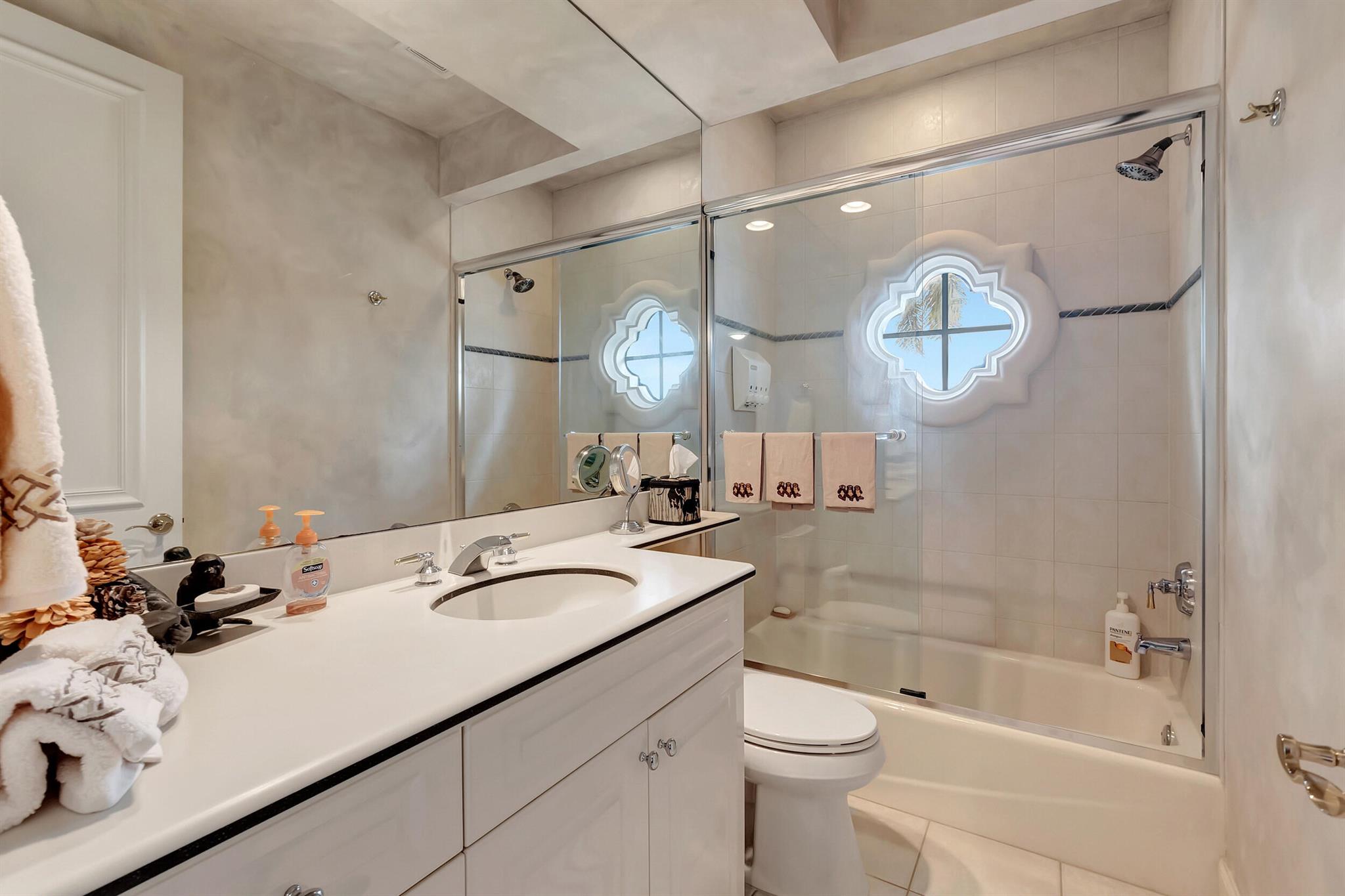 LANDINGS AT WOODFIELD COU - Residential