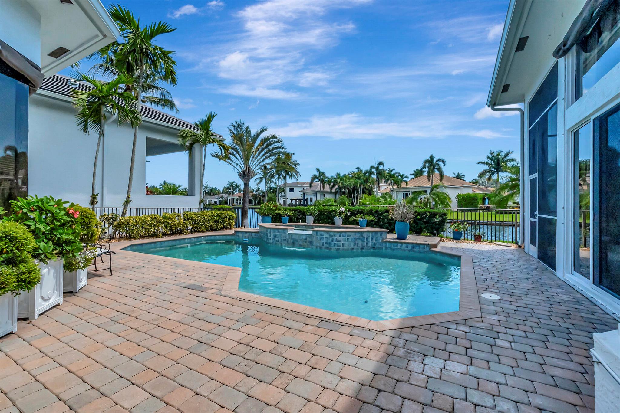 LANDINGS AT WOODFIELD COU - Residential