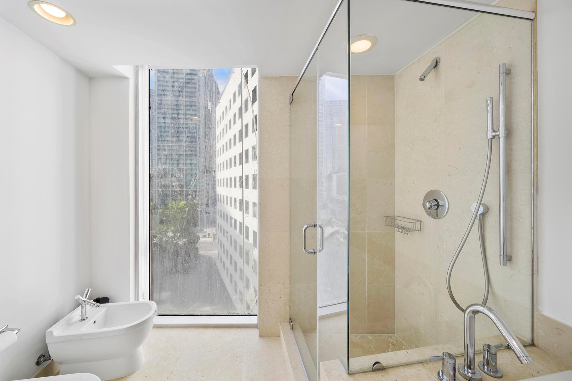 ICON BRICKELL NO TWO - Residential