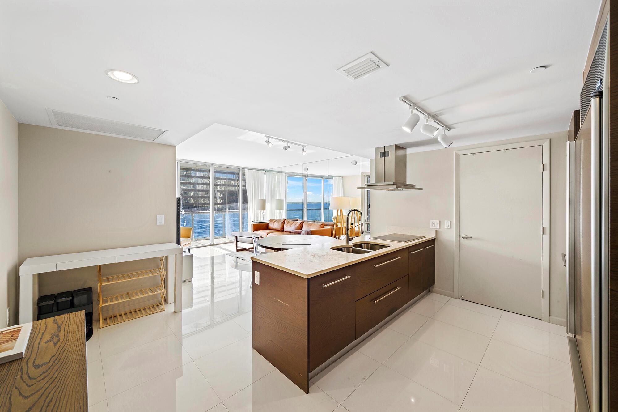 ICON BRICKELL NO TWO - Residential