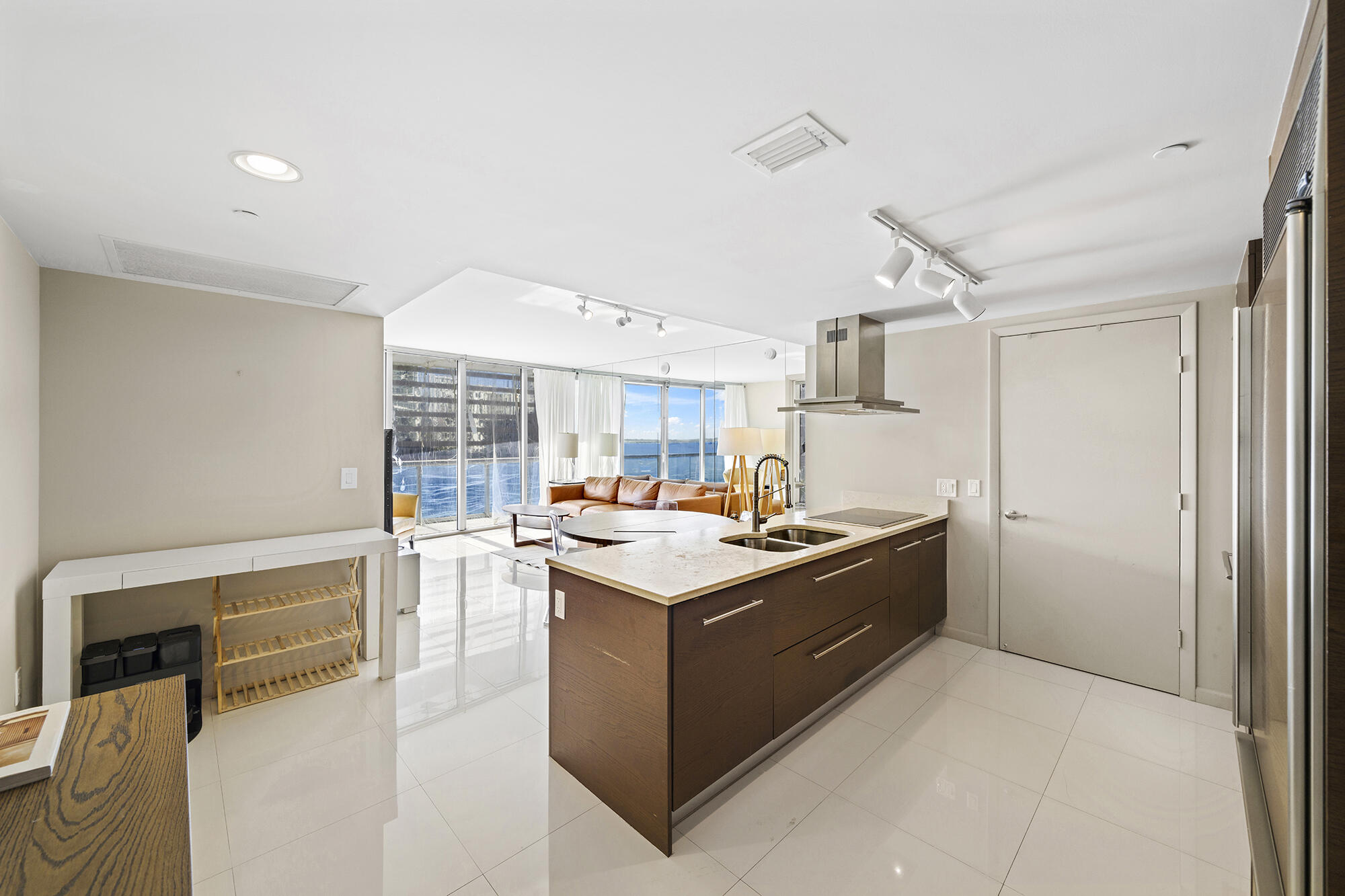 495 Brickell Avenue 911
