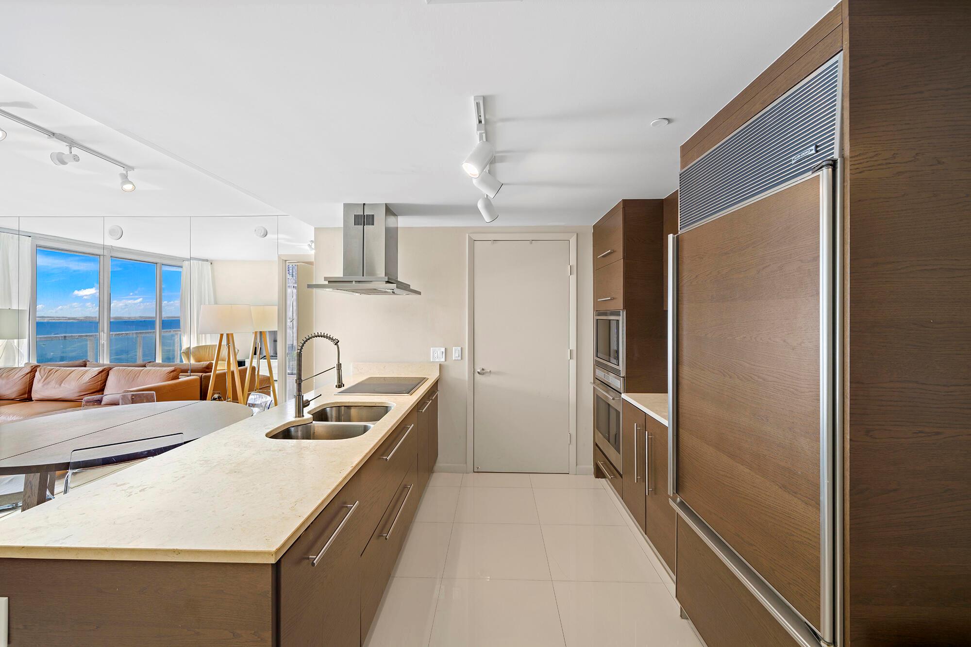 ICON BRICKELL NO TWO - Residential