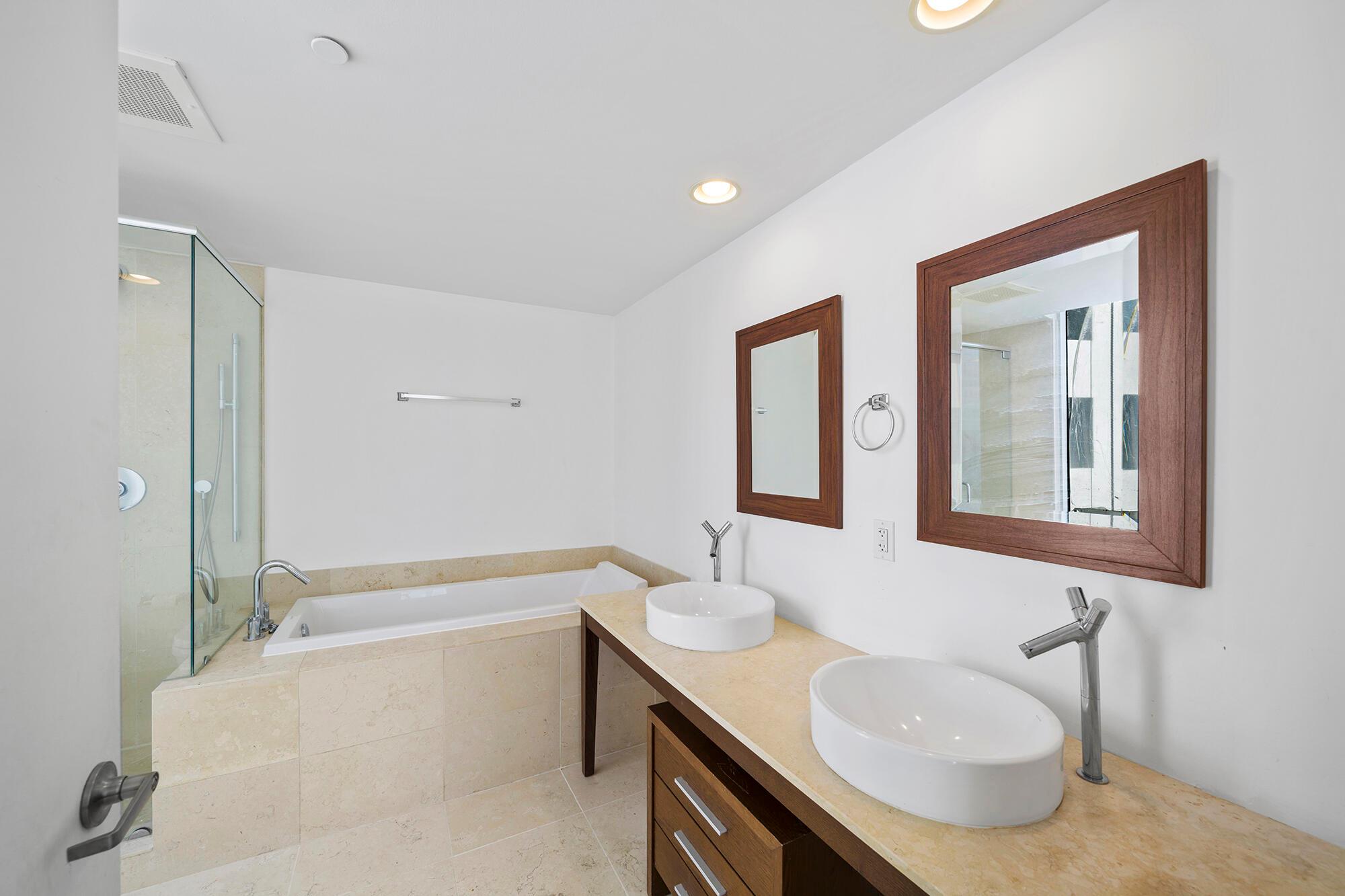 ICON BRICKELL NO TWO - Residential