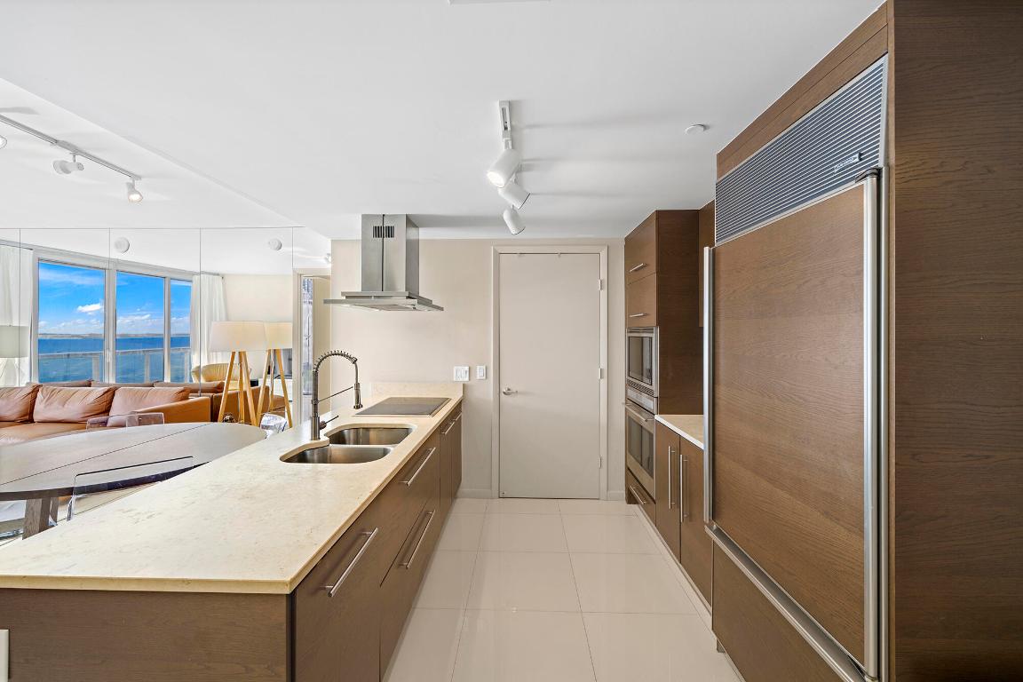 495 Brickell Avenue 911