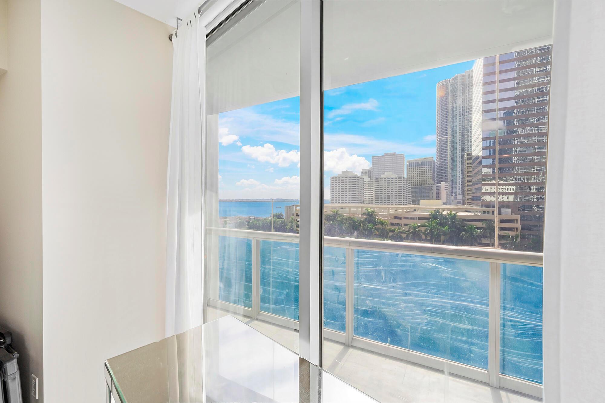 ICON BRICKELL NO TWO - Residential