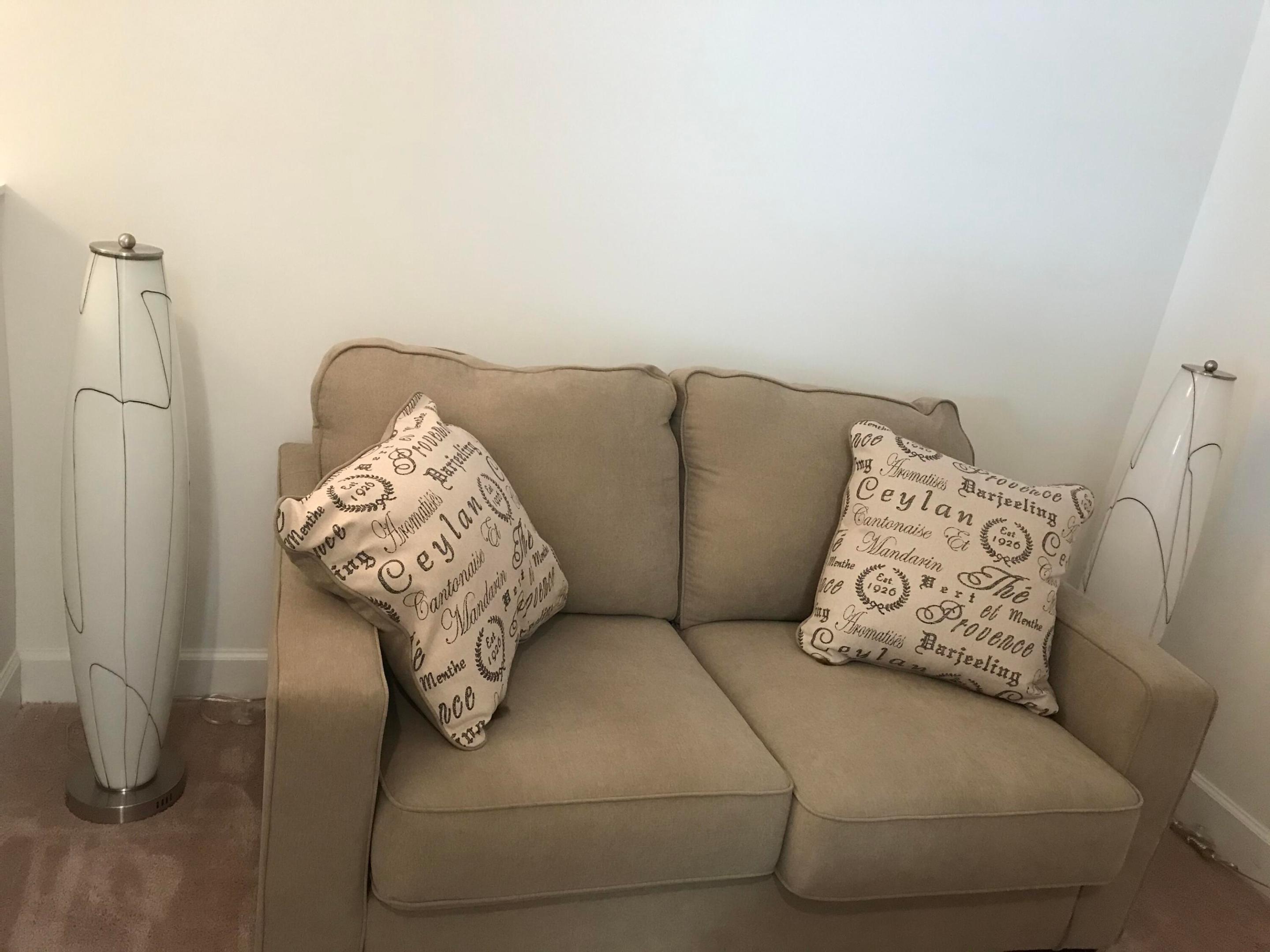 POINTE 100 CONDO - Residential