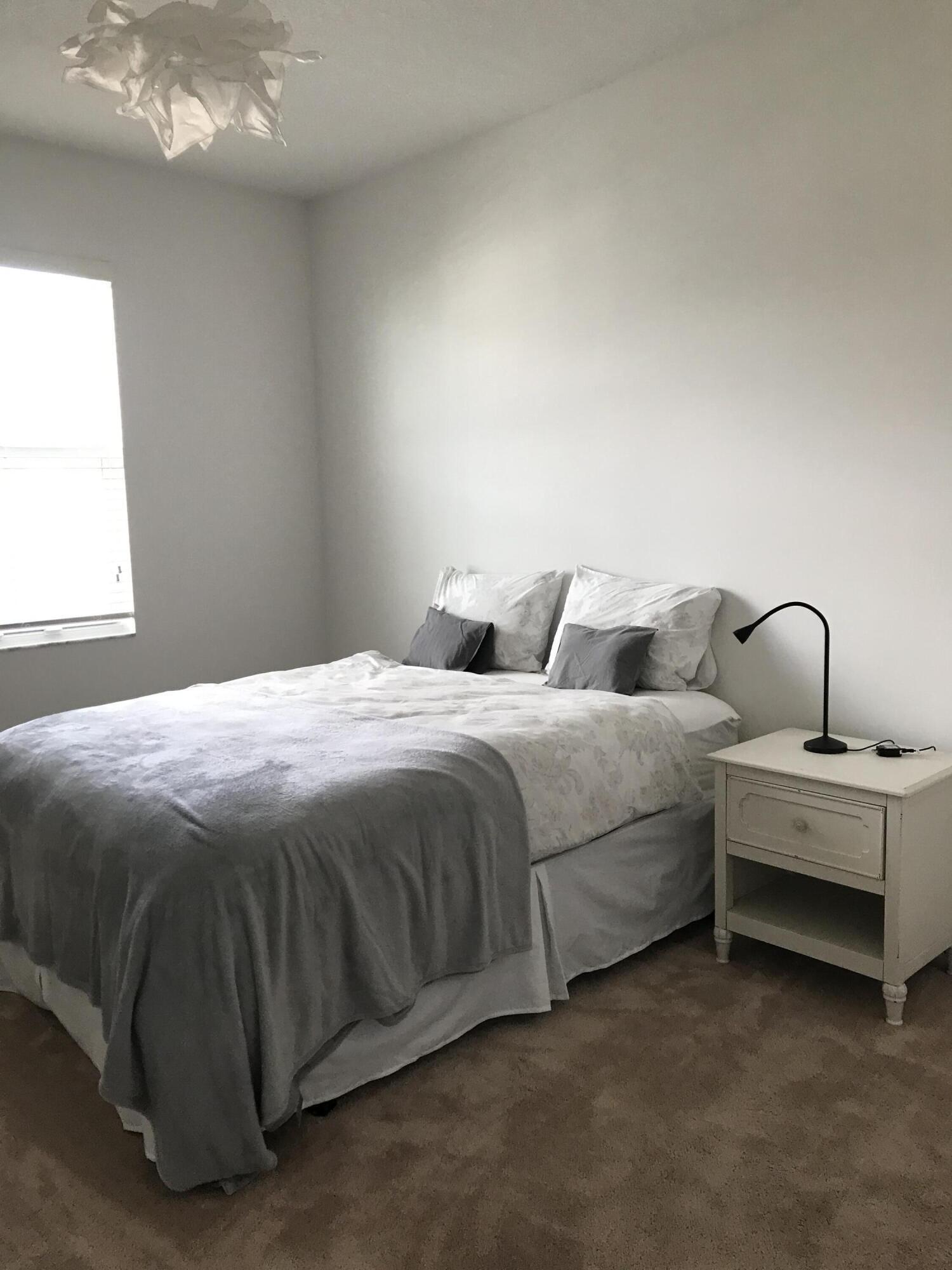 POINTE 100 CONDO - Residential