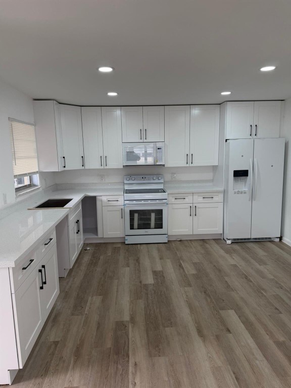 EMERALD ISLES CONDO - Residential Lease