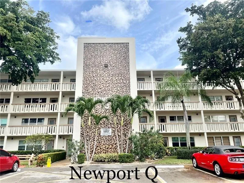 4065 Newport Q Unit 4065