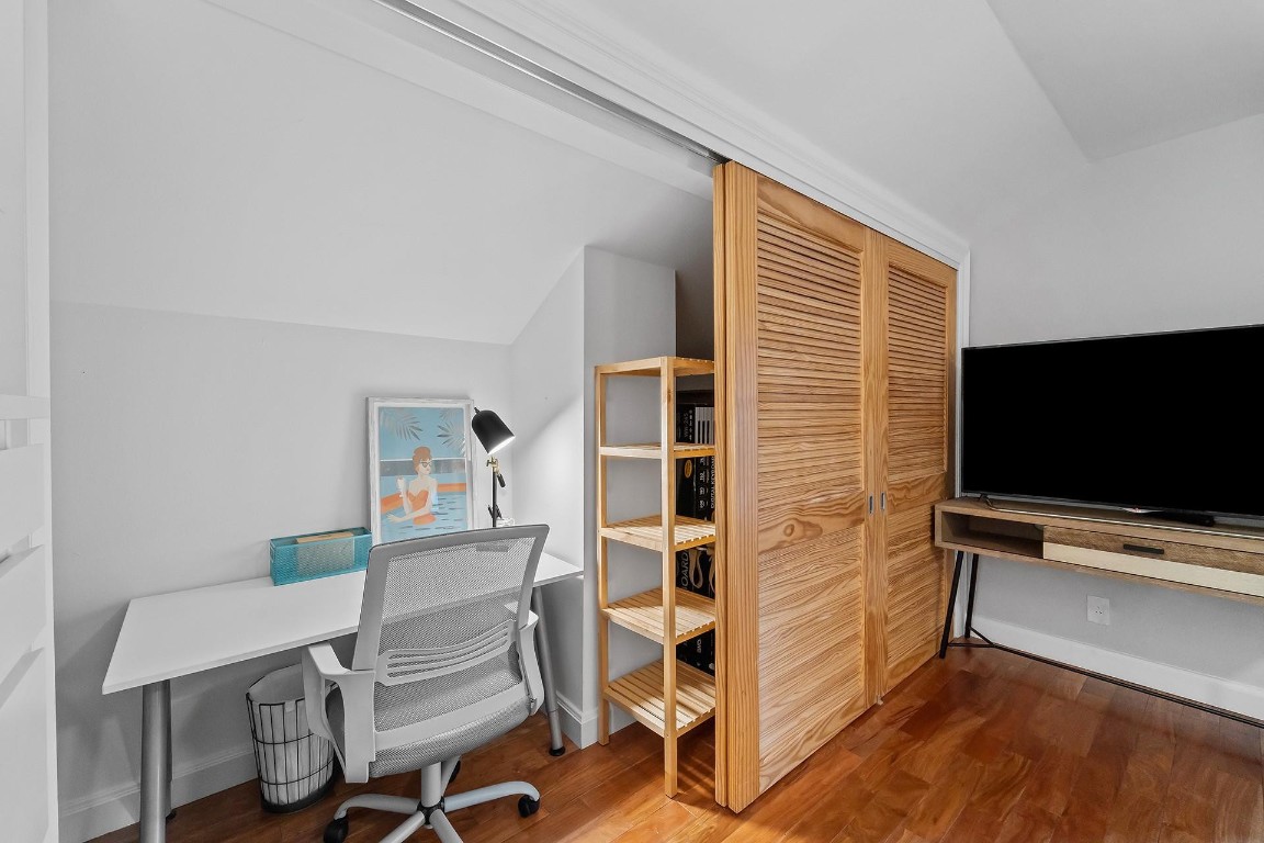 Coral Point 31-27 B - Residential