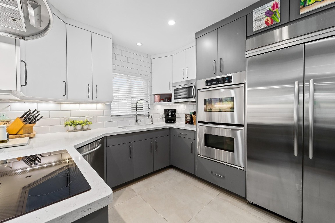Coral Point 31-27 B - Residential