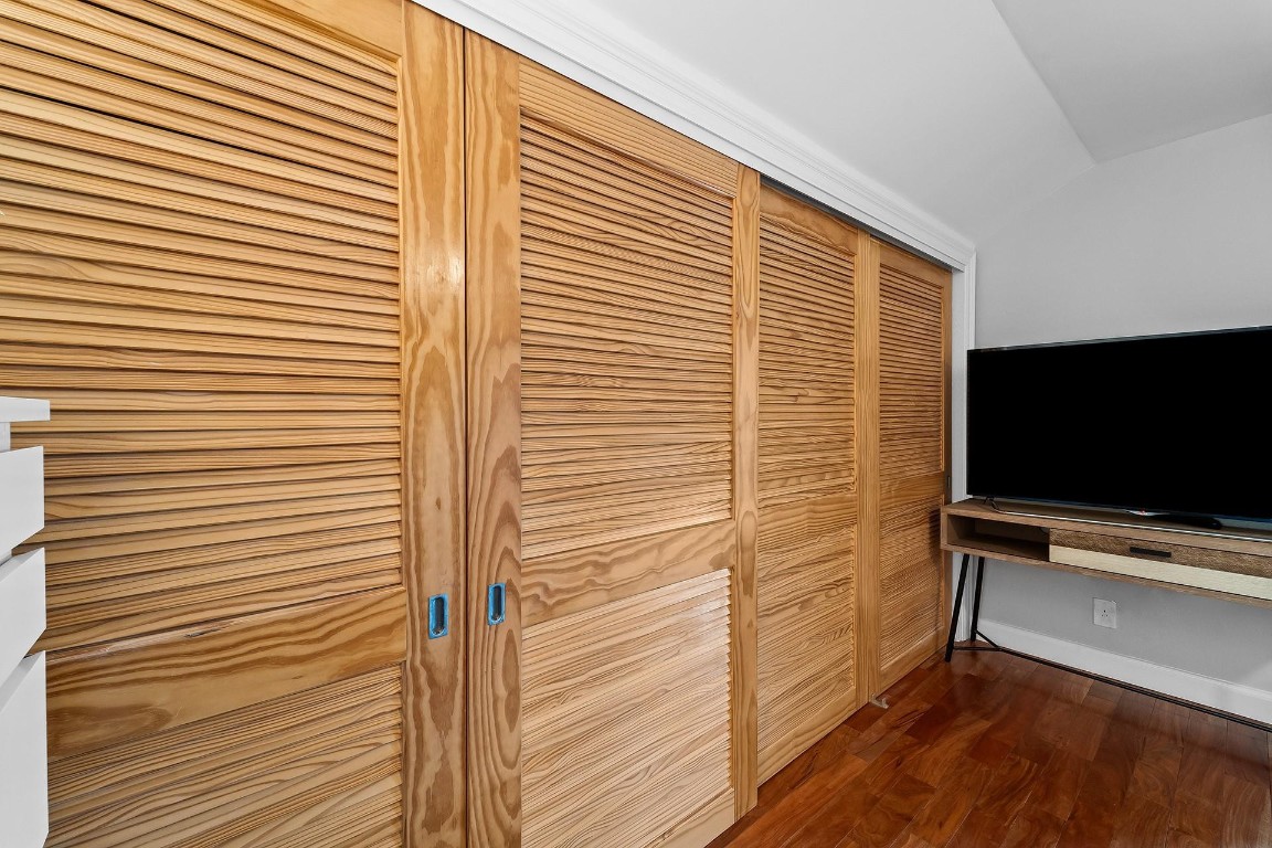 Coral Point 31-27 B - Residential