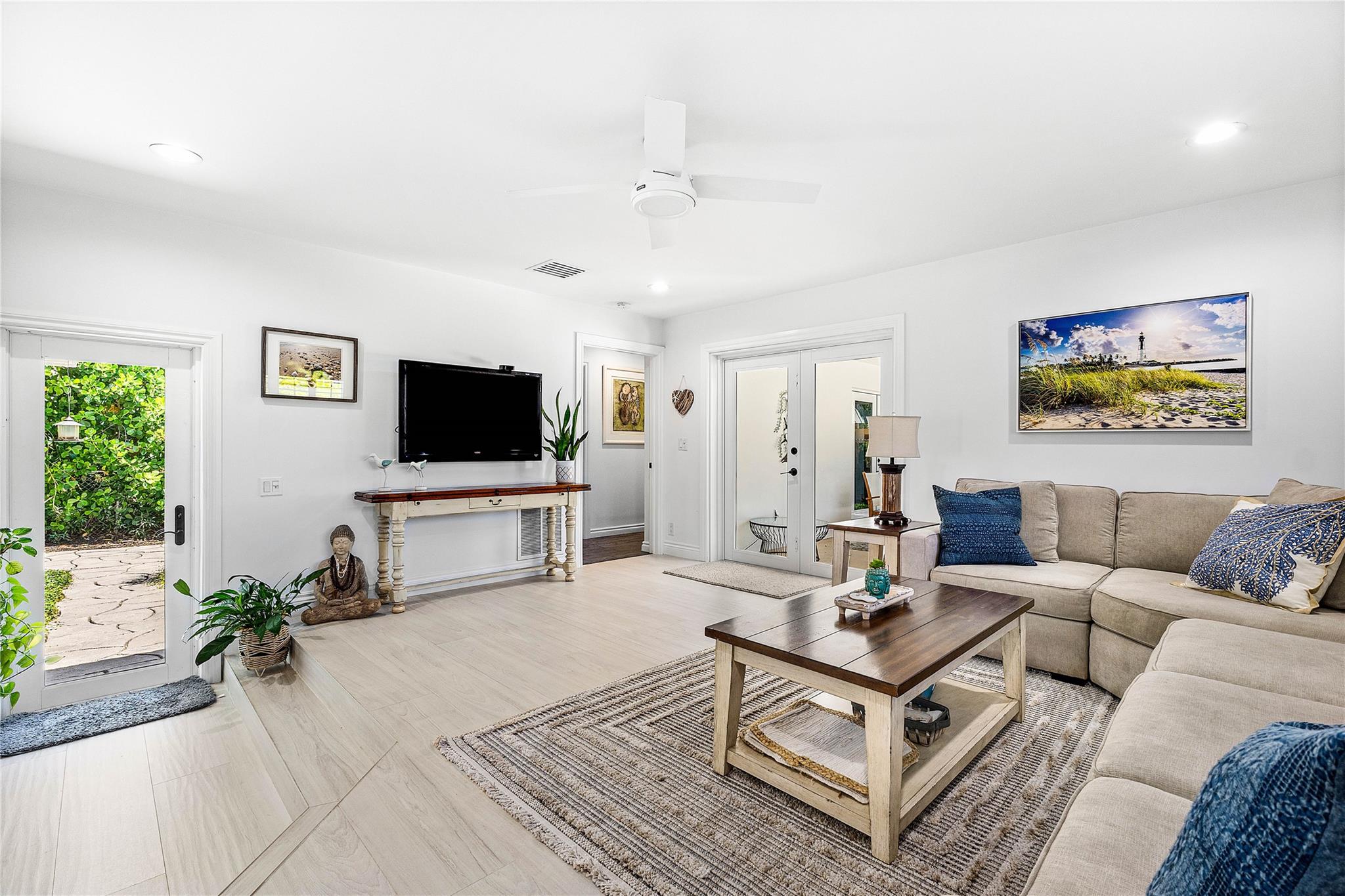 LIGHTHOUSE POINT FIRST SE - Residential