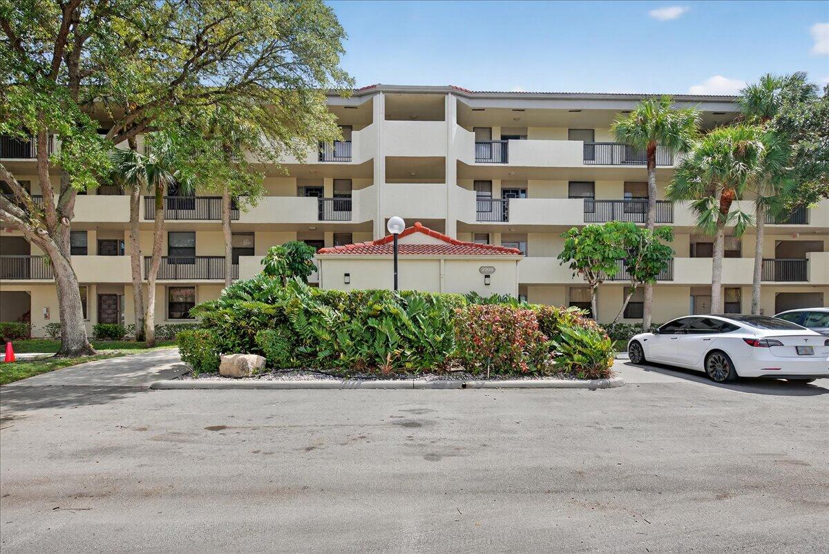 APPLEWOOD VILLAGE IV-B CONDO - Residential