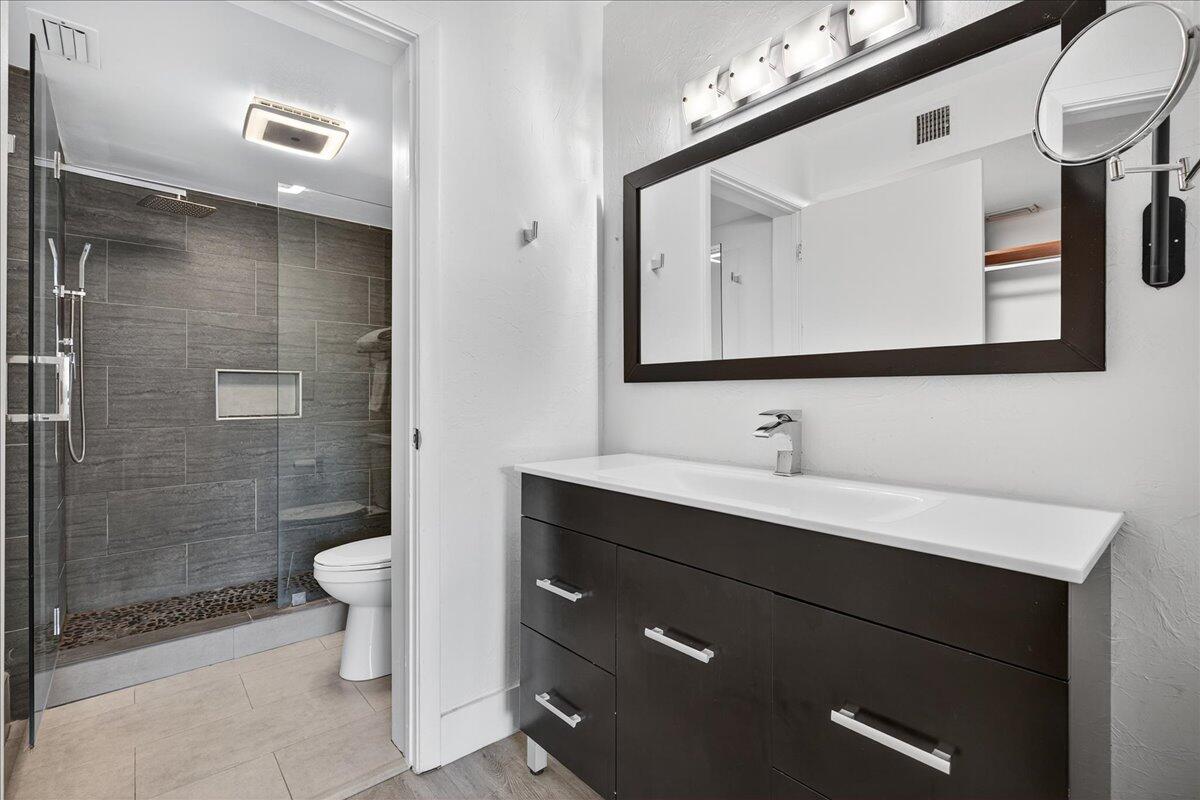 APPLEWOOD VILLAGE IV-B CONDO - Residential