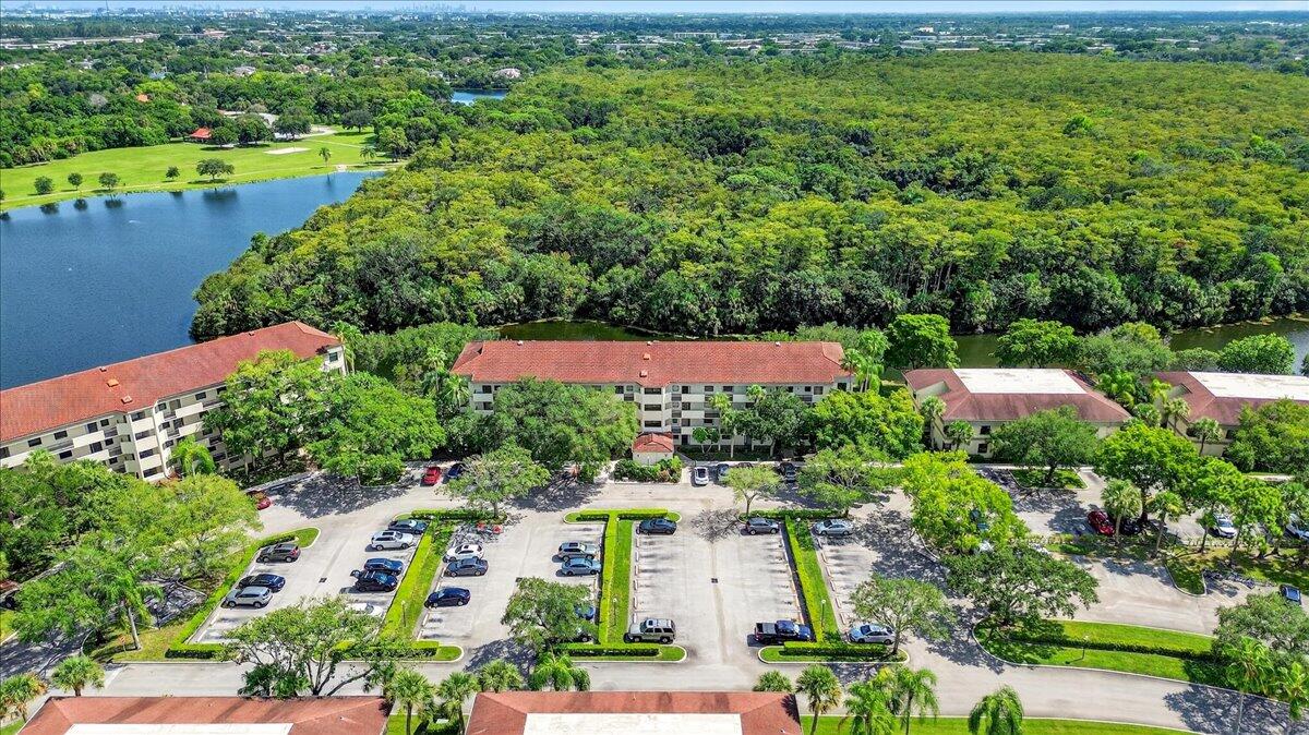 APPLEWOOD VILLAGE IV-B CONDO - Residential