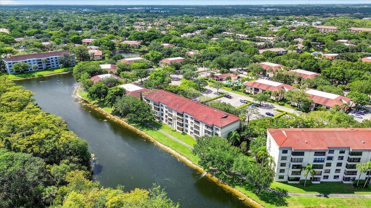 APPLEWOOD VILLAGE IV-B CONDO - Residential