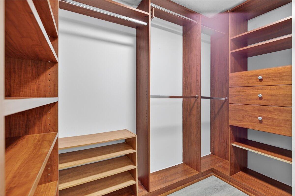 APPLEWOOD VILLAGE IV-B CONDO - Residential