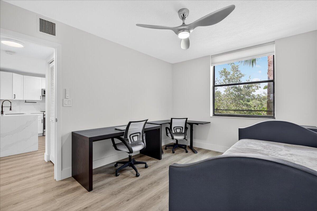 APPLEWOOD VILLAGE IV-B CONDO - Residential