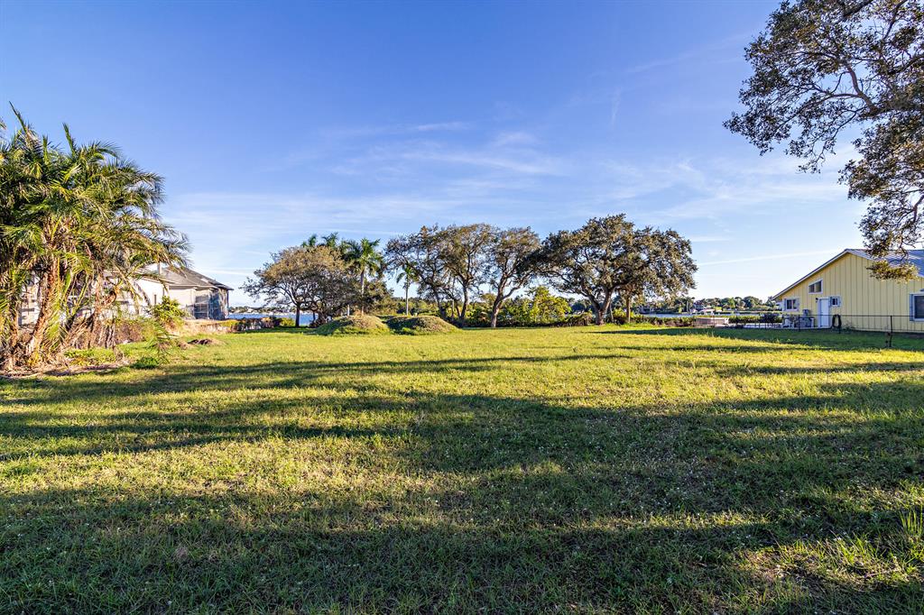 Pennock Point - Land