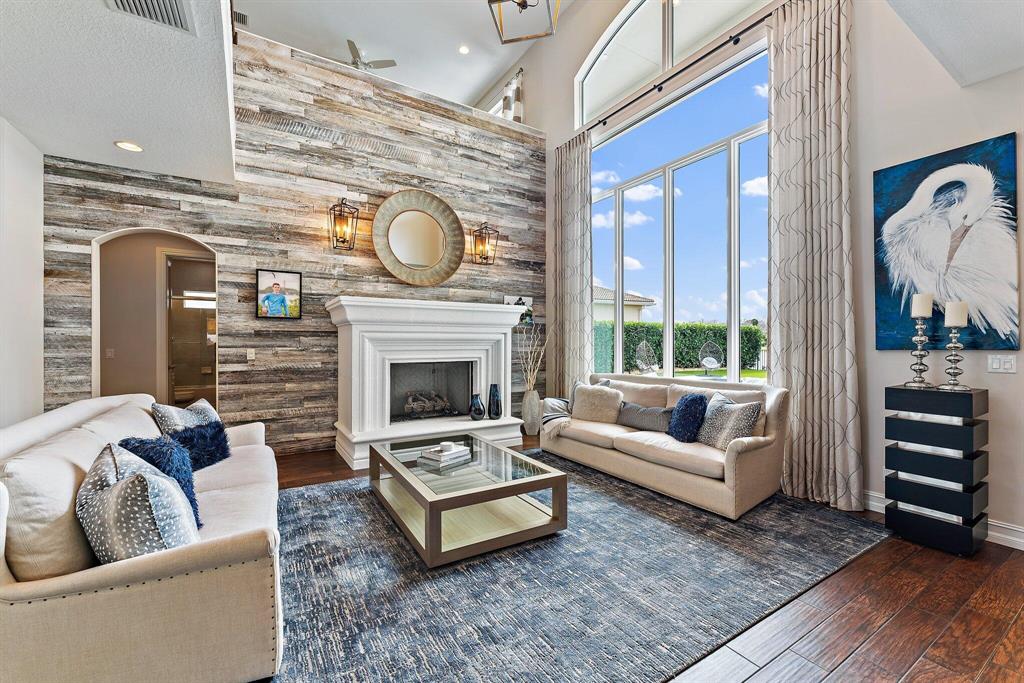 JUPITER COUNTRY CLUB - Residential