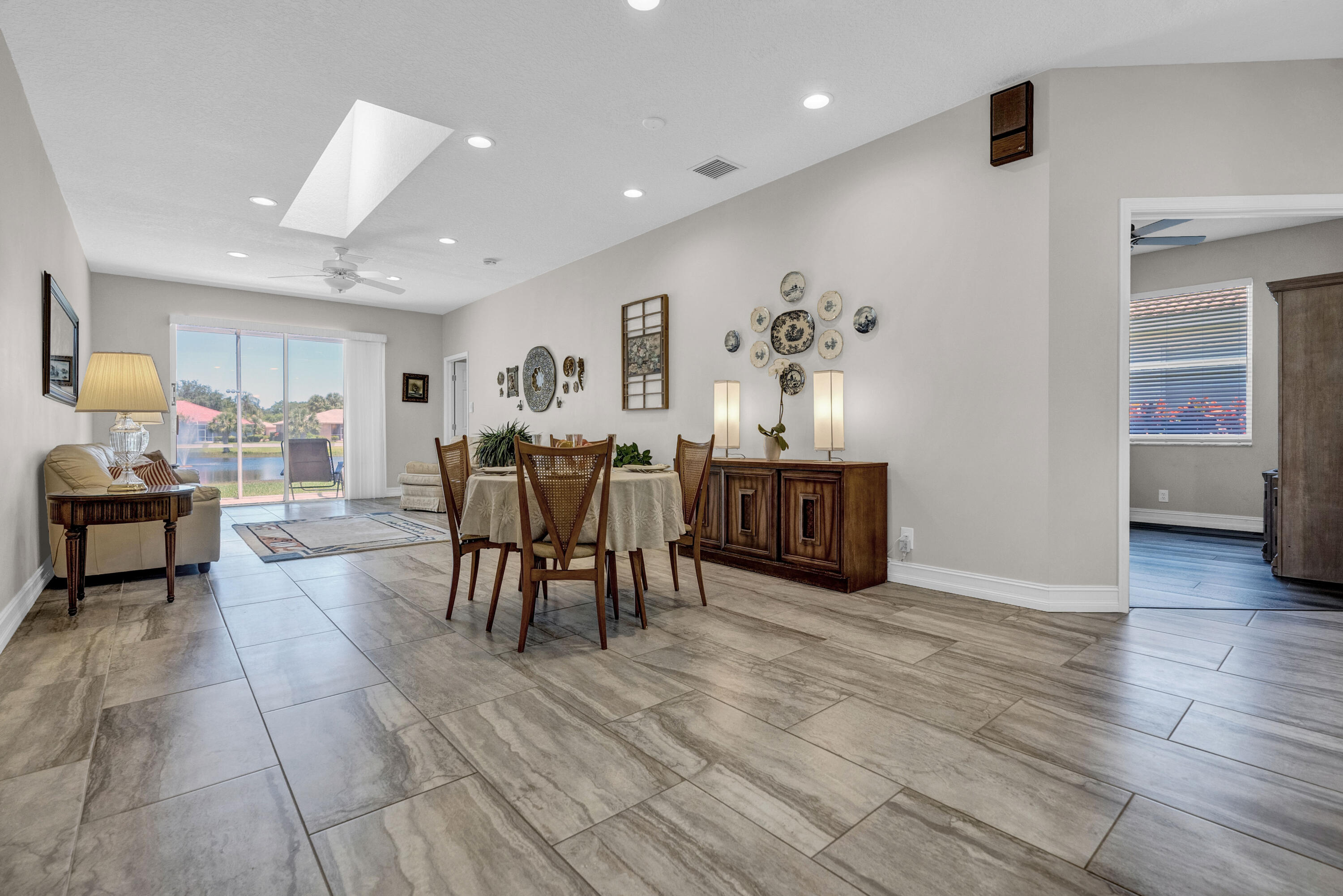 PALM ISLES WEST - Residential