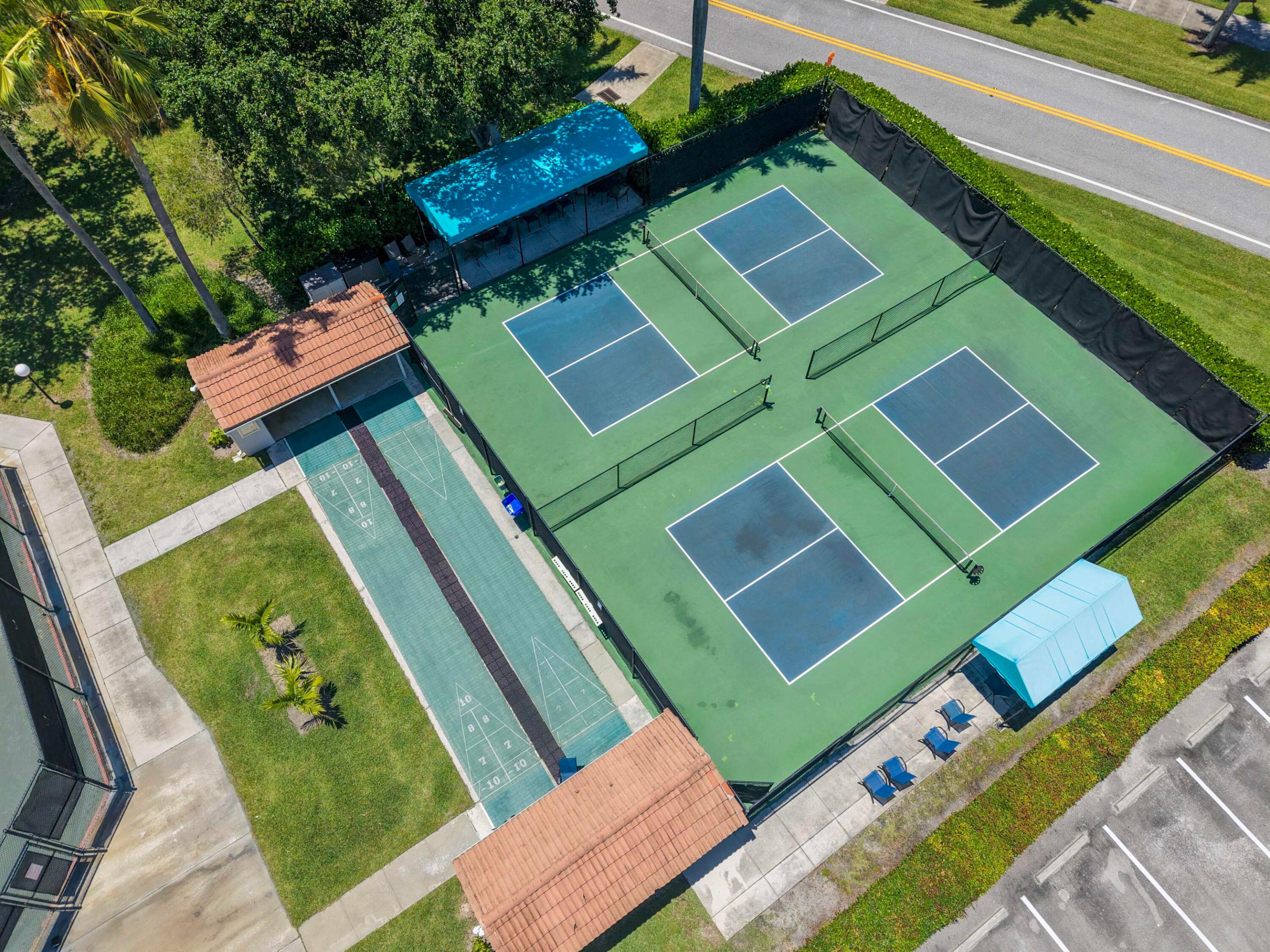 PALM ISLES WEST - Residential