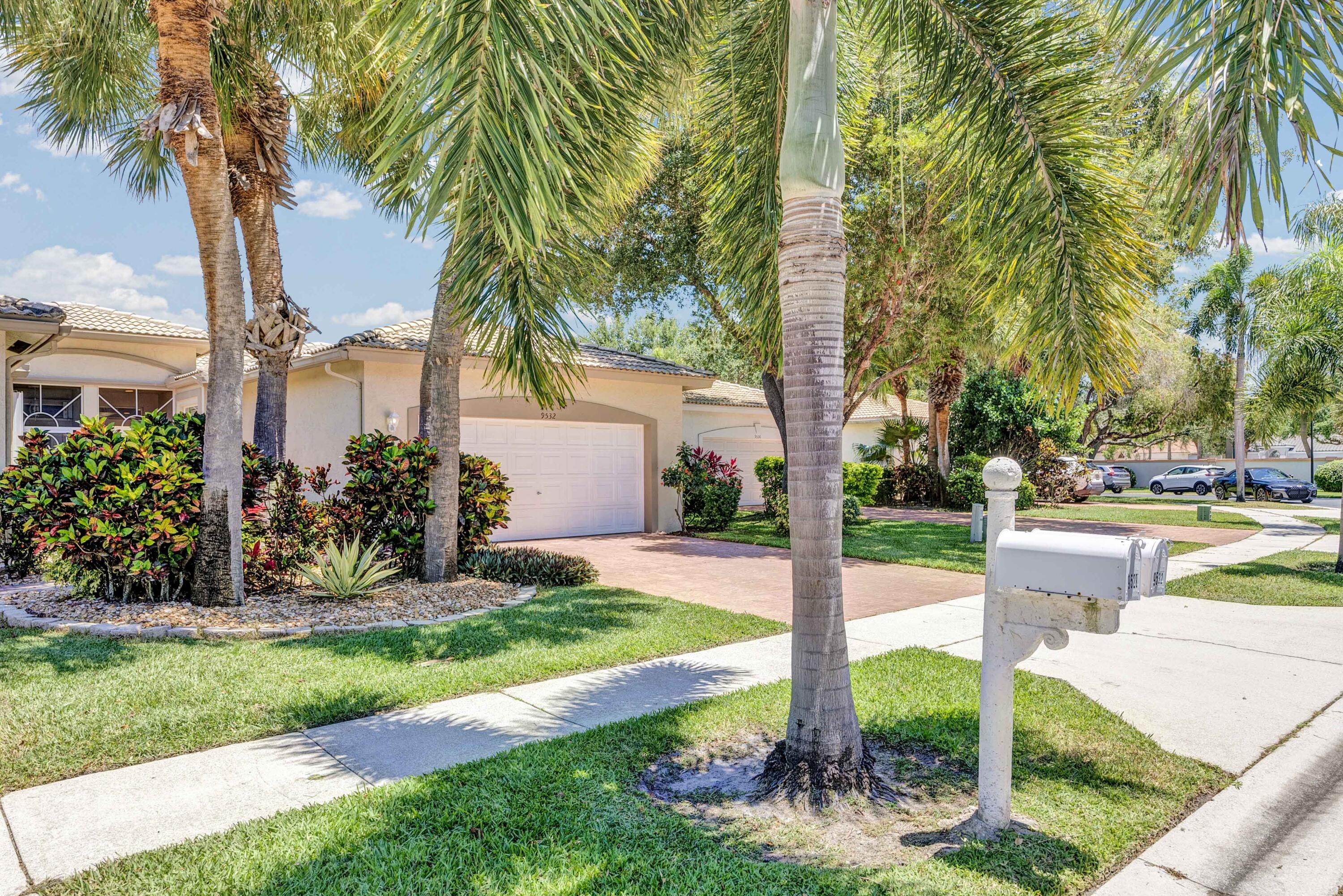 PALM ISLES WEST - Residential