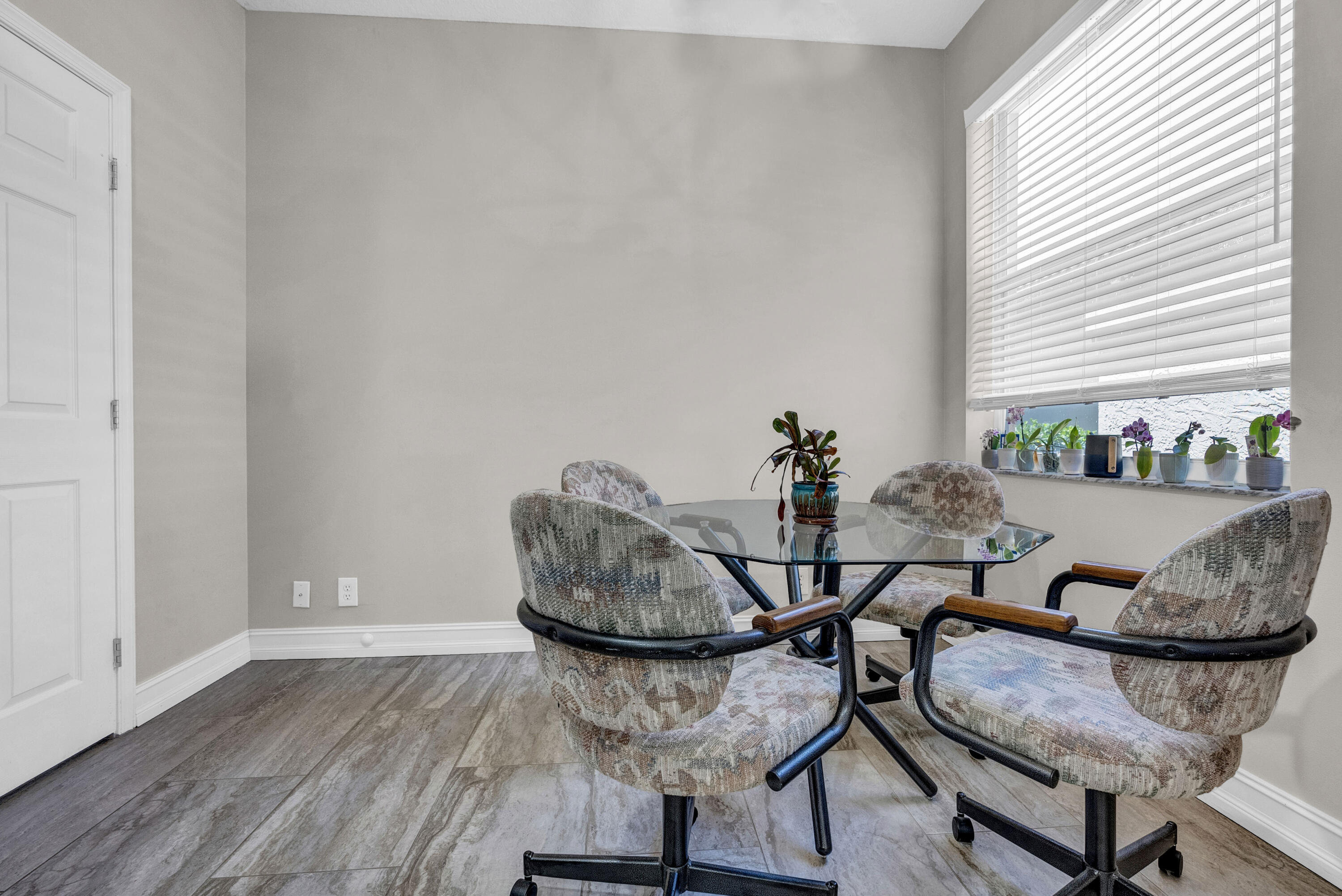 PALM ISLES WEST - Residential