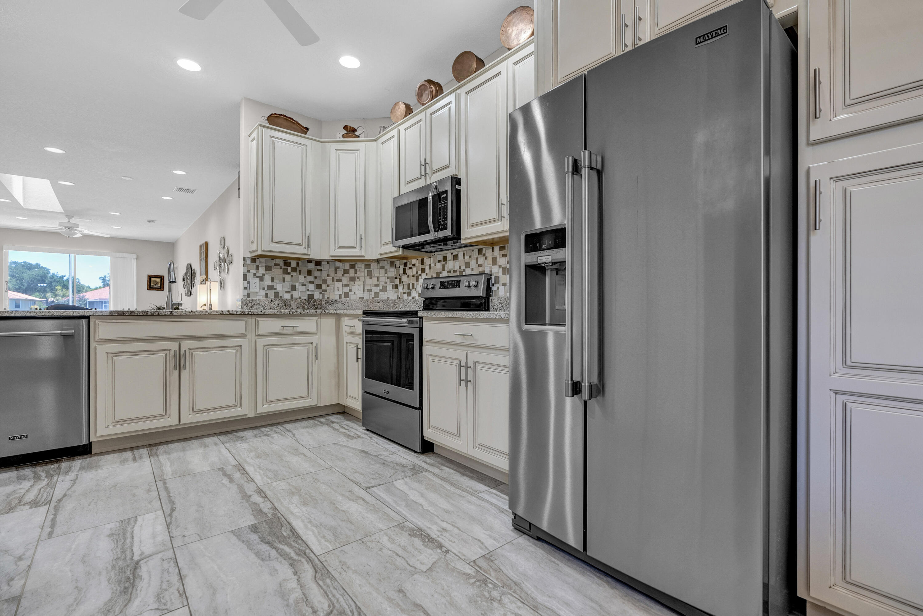 PALM ISLES WEST - Residential