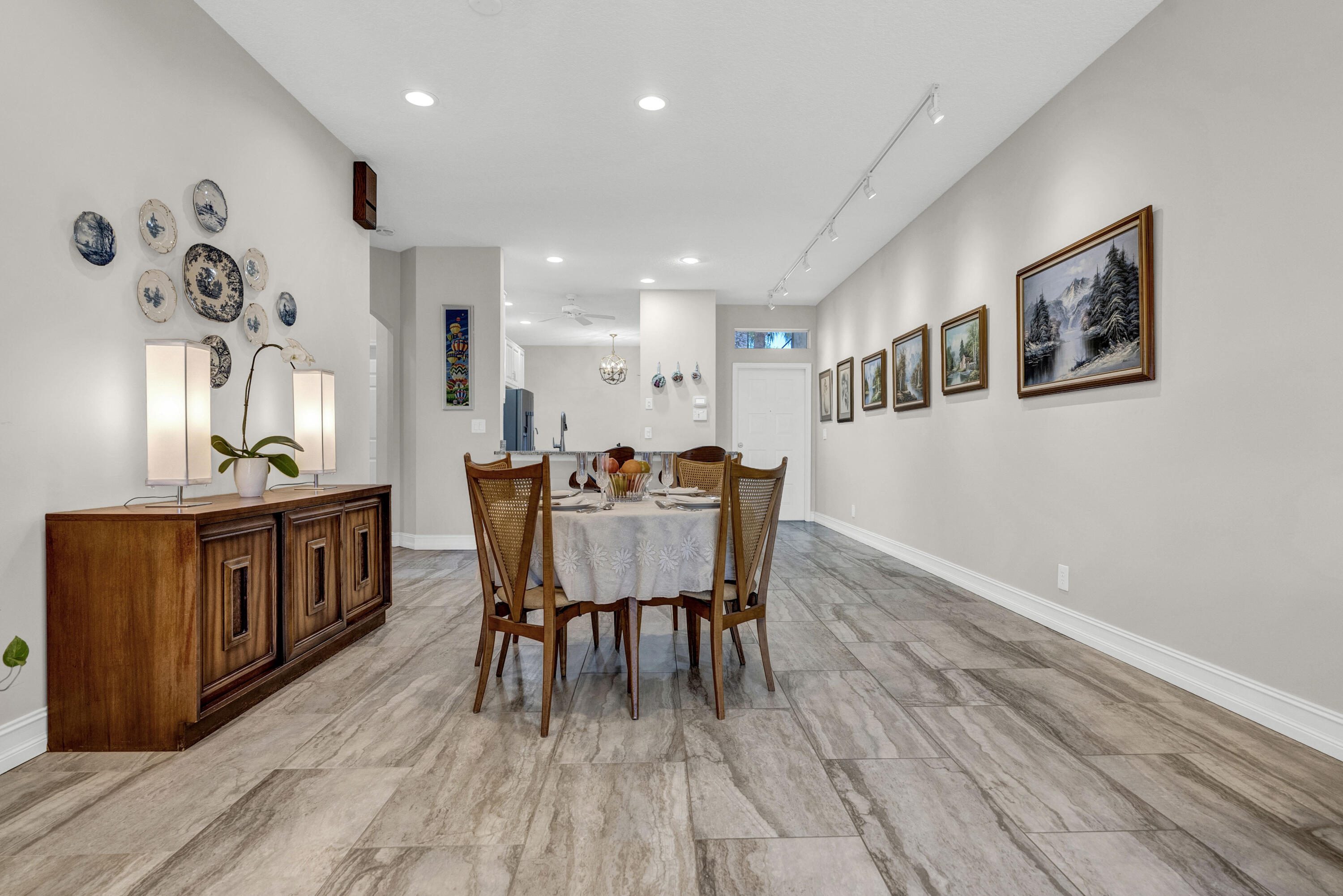 PALM ISLES WEST - Residential