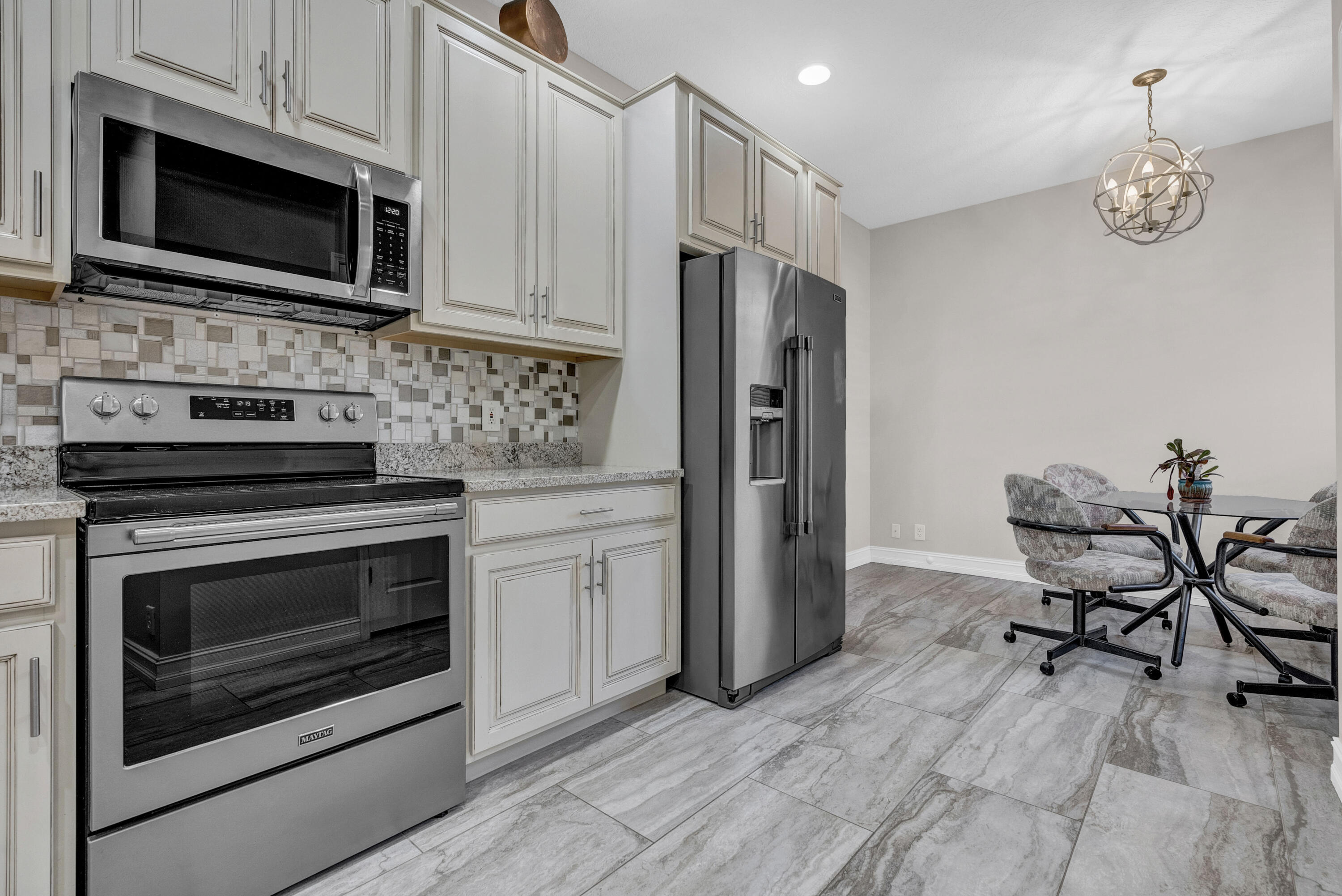 PALM ISLES WEST - Residential