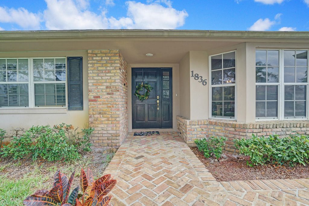 Photo of 1836 Finn Hill Drive, Boynton Beach, FL 33426 (MLS # R10989245)