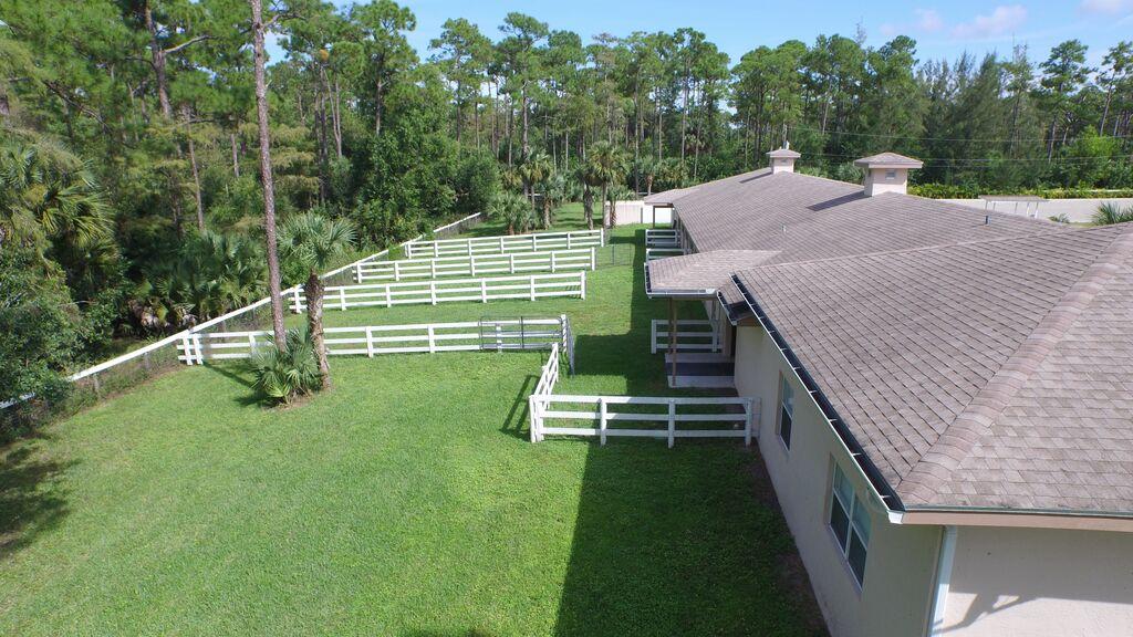 LOXAHATCHEE GROVES - Residential