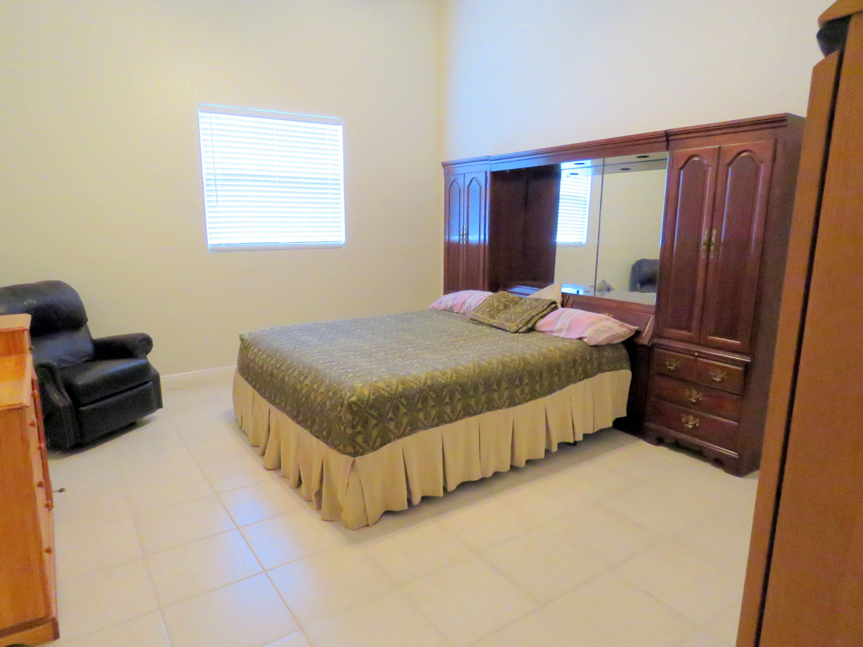 LOXAHATCHEE GROVES - Residential