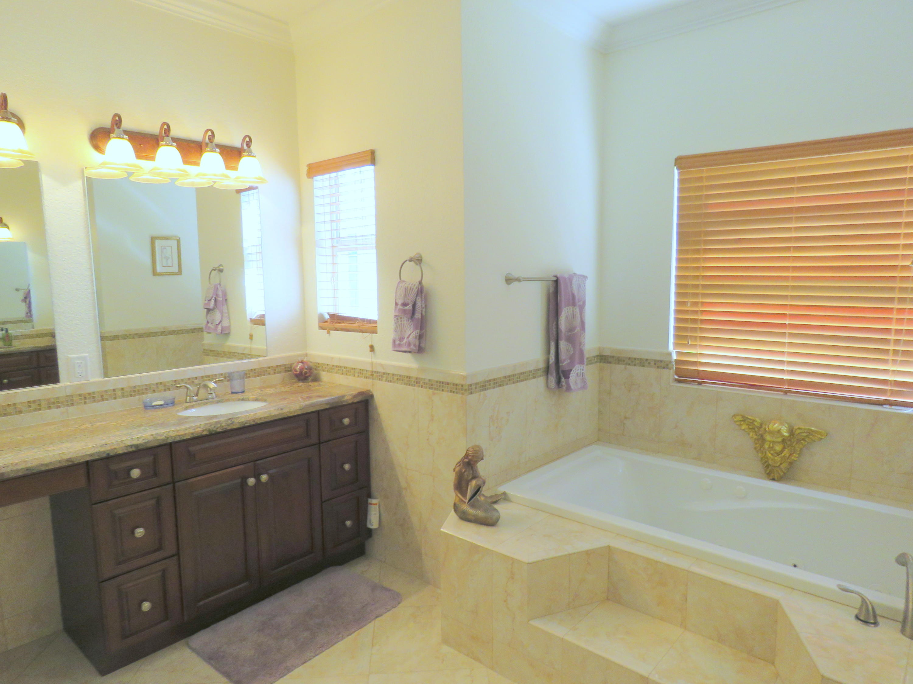 LOXAHATCHEE GROVES - Residential