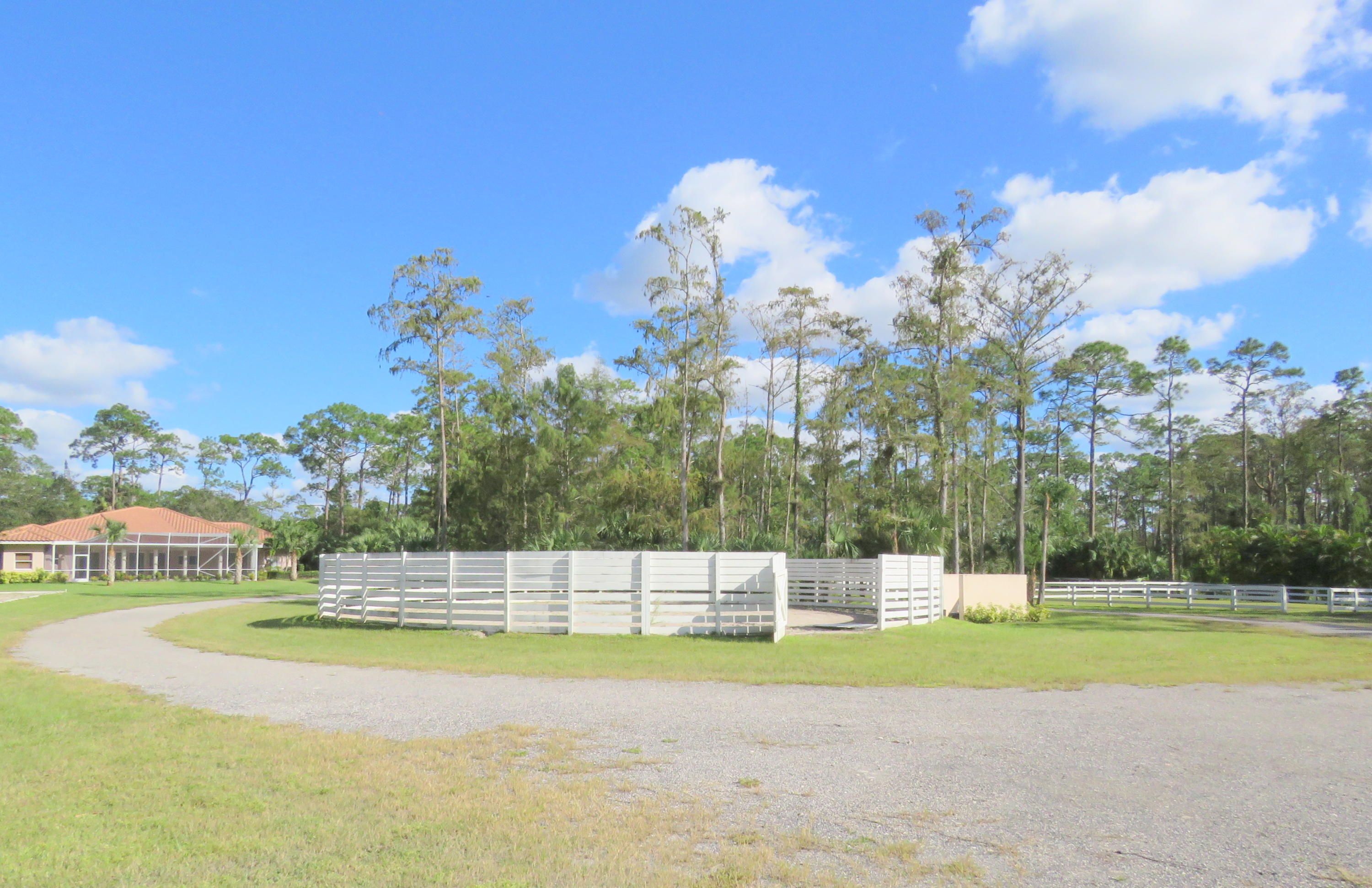 LOXAHATCHEE GROVES - Residential